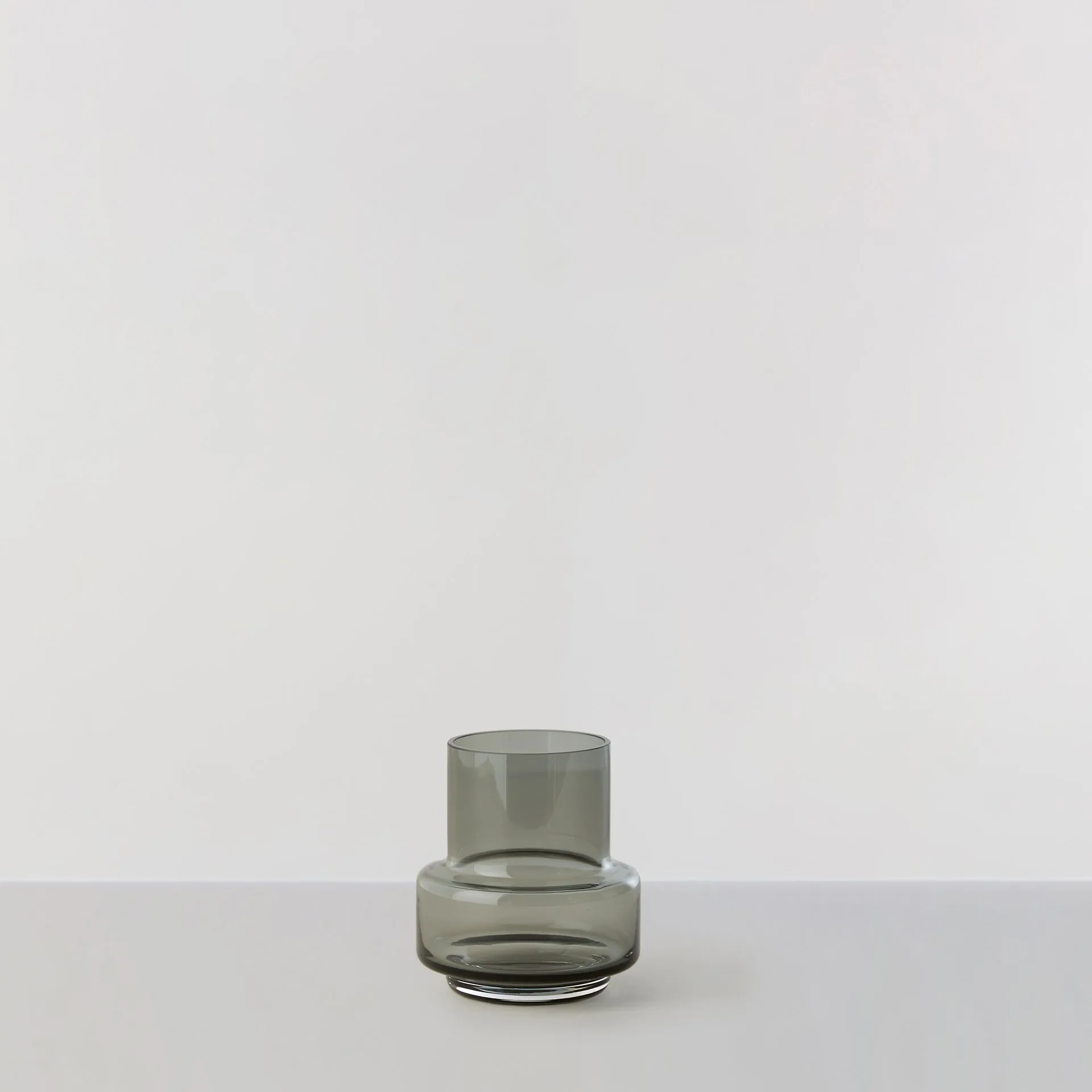 Hurricane tea light no. 25, Smoked grey Ro Collection