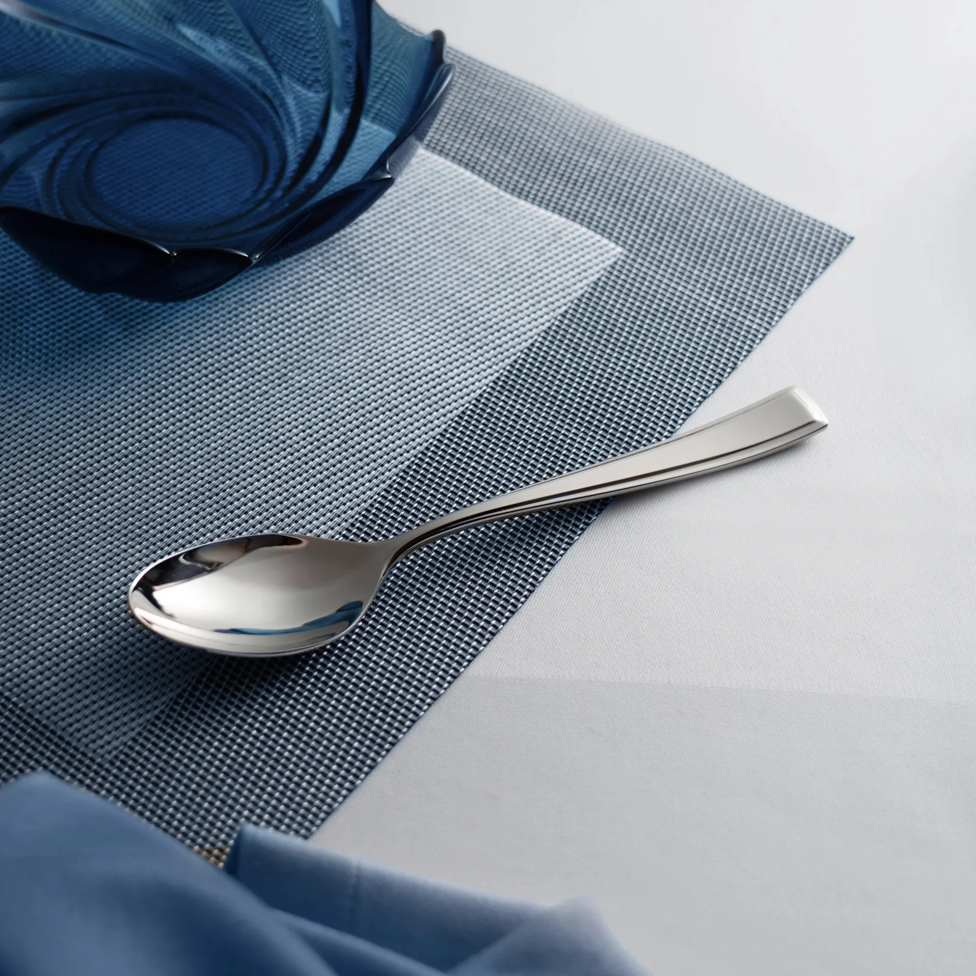 Fairford bright dessert spoon, Stainless steel, 18.4 cm Robert Welch