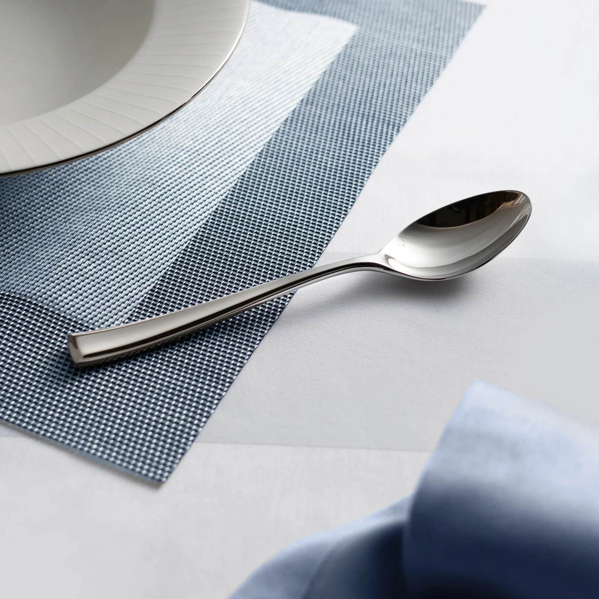 Fairford bright spoon, Stainless steel, 20.2 cm Robert Welch