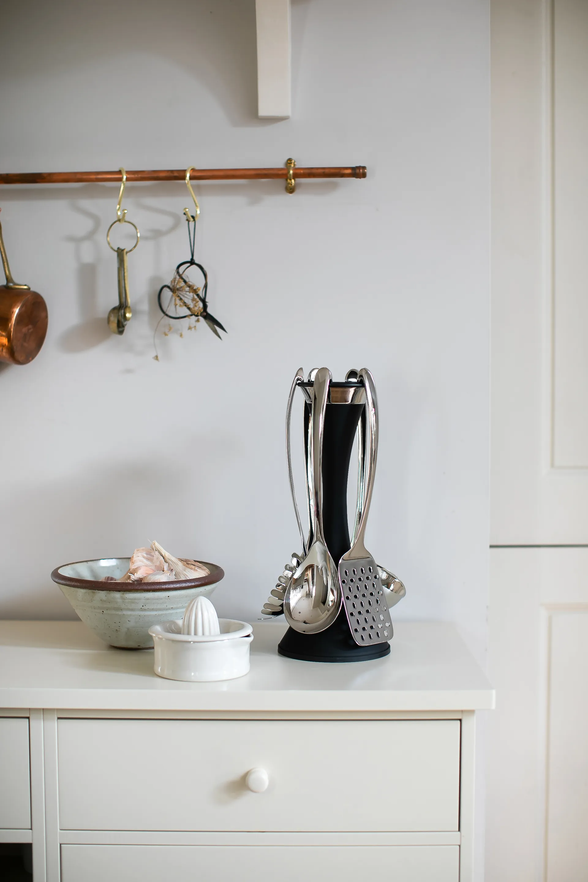 Robert Welch Signature kitchen utensil rack 6 piece set, Black Robert Welch