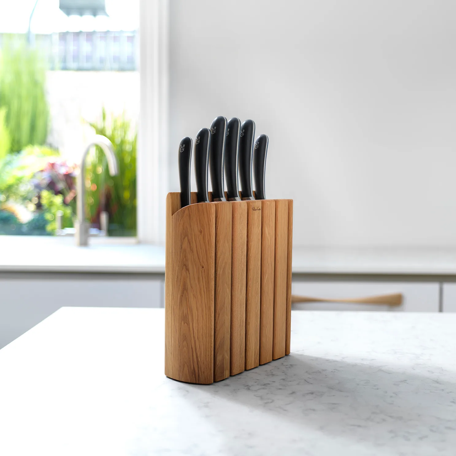 Signature Book Oak knife block set pieces, oak