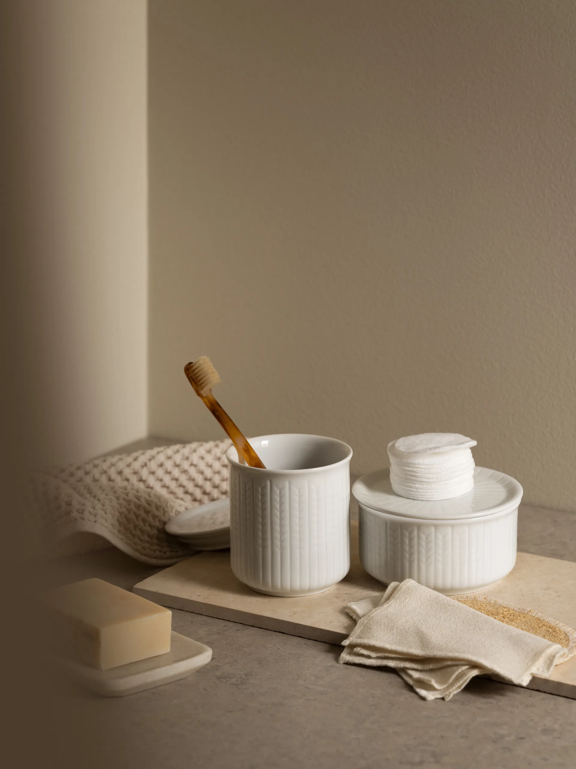 Swedish Grace storage jar low S 0.3 L, Snow Rörstrand