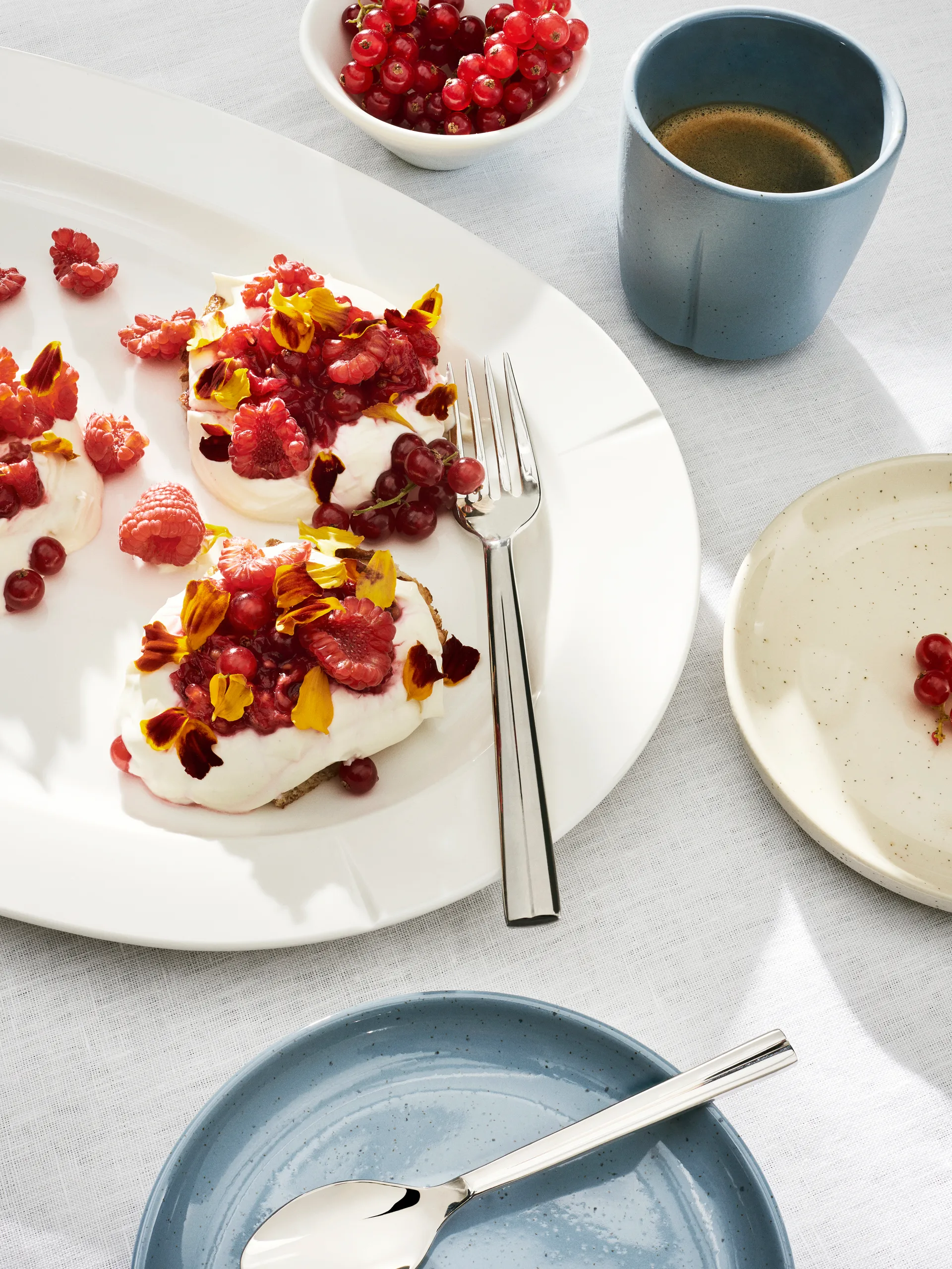 Grand Cru oval serving plate 30x44 cm, White Rosendahl