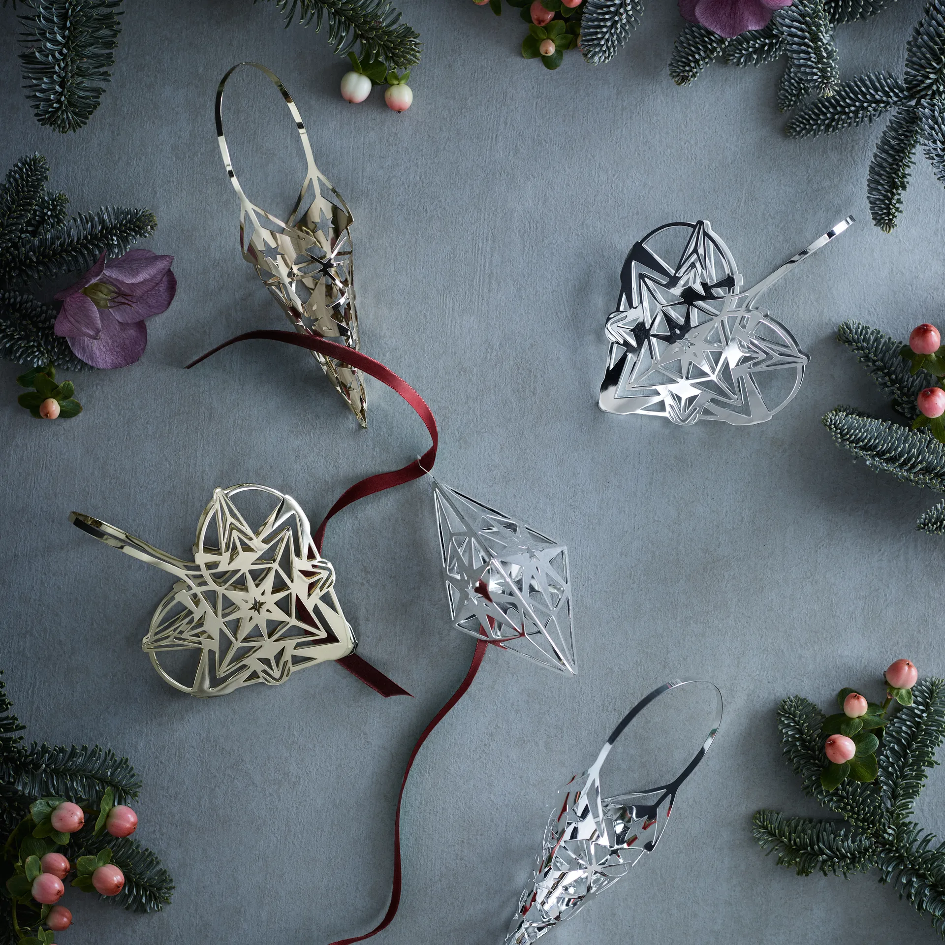 Karen Blixen hanging heart 12.8 cm, gold Rosendahl