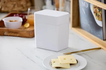 Classic cheese box incl cheese slicer 16.5x10x19 cm - White - Rosti