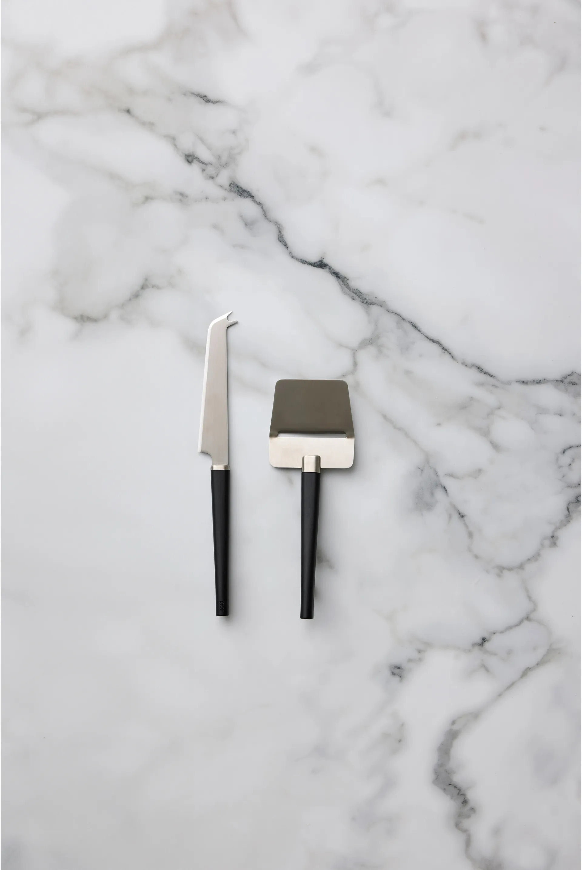 Emma Cheese Set 2 Pieces, Black Rosti