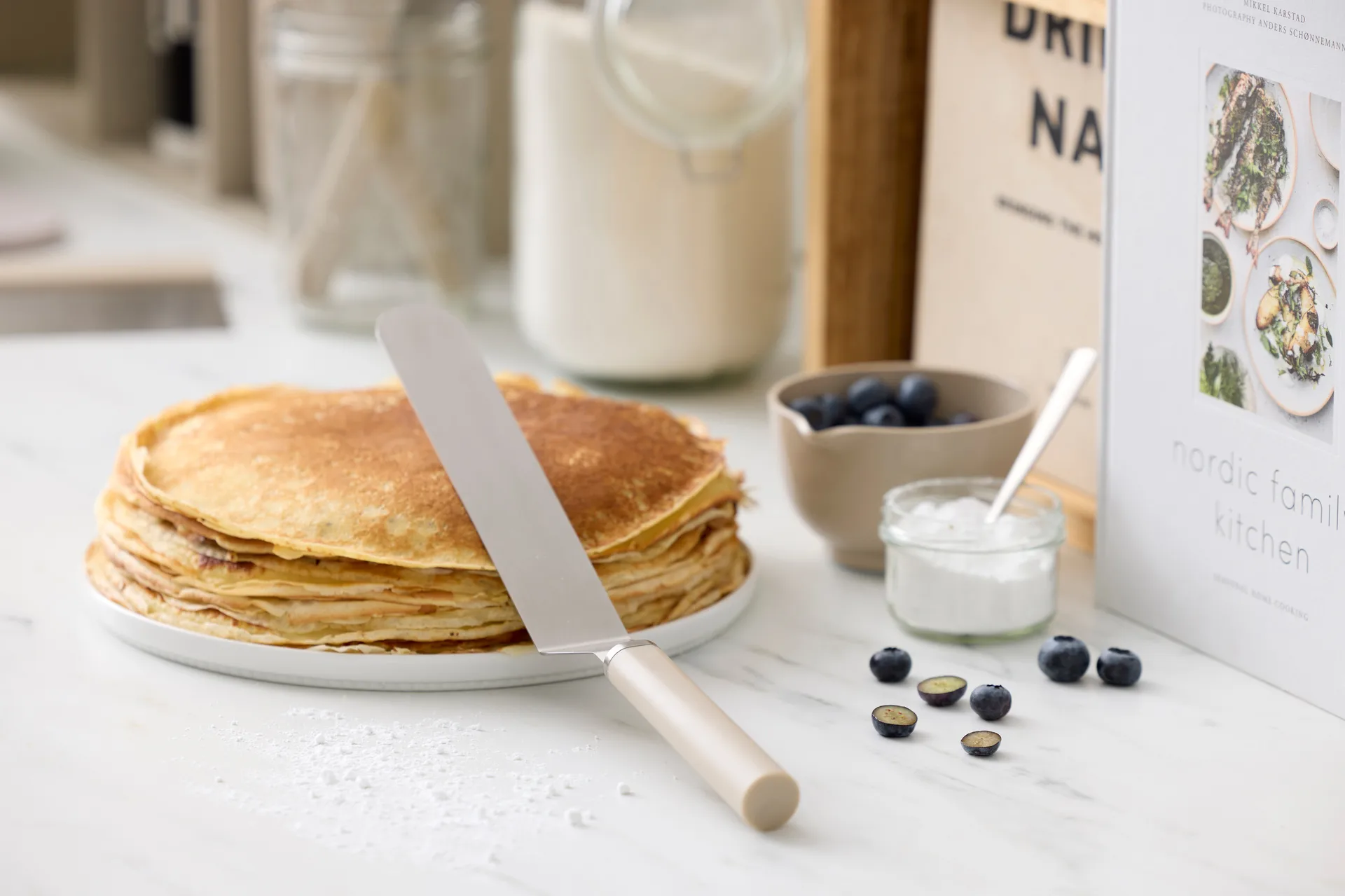 Emma palette knife narrow steel 33 cm, Hummus Rosti