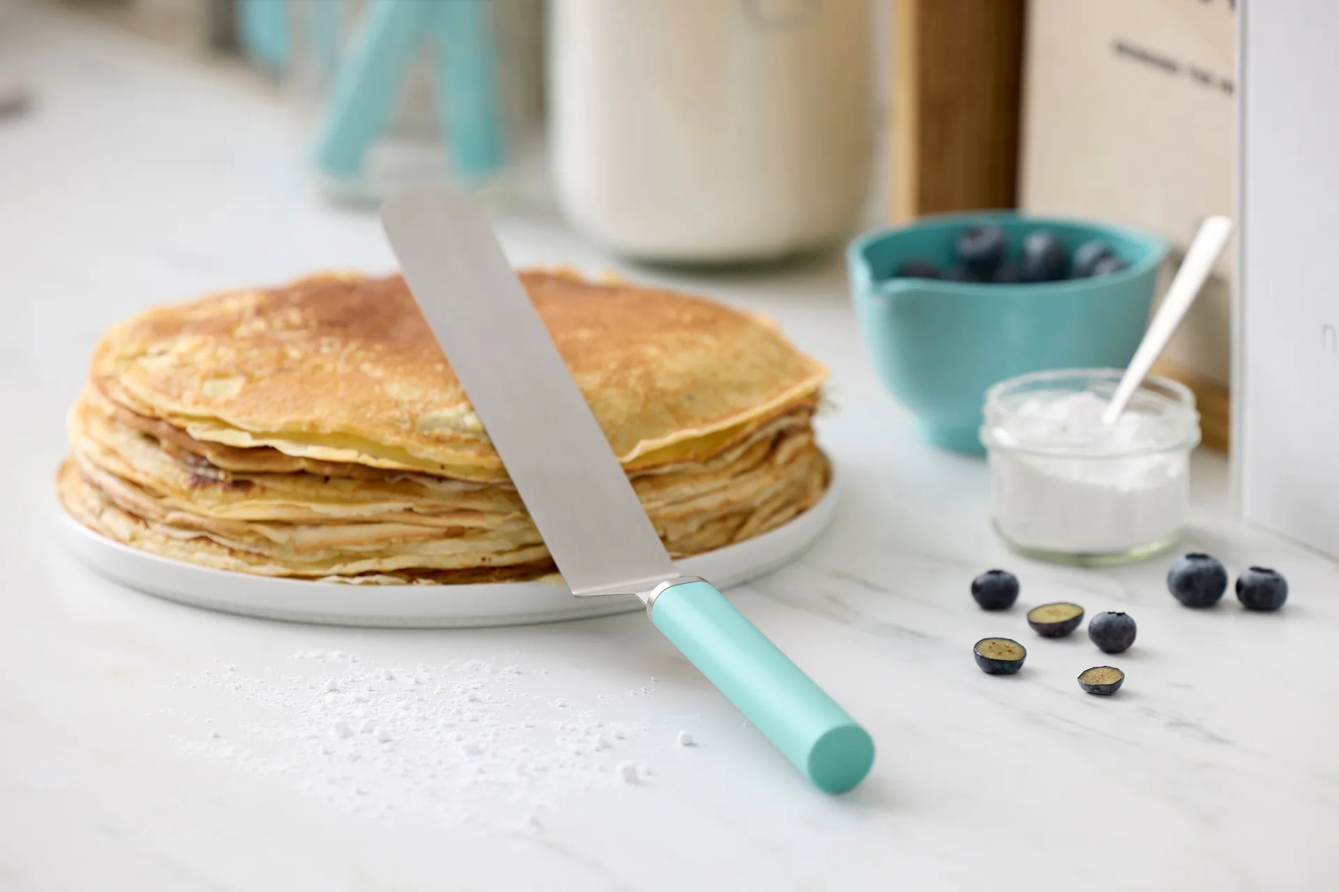 Emma palette knife narrow steel 33 cm, Nordic green Rosti