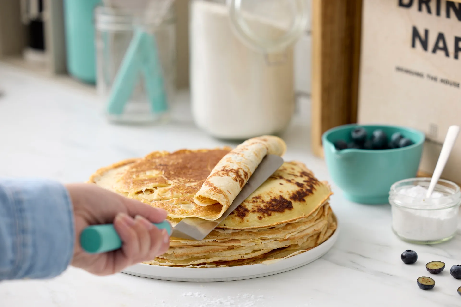 Emma palette knife narrow steel 33 cm, Nordic green Rosti