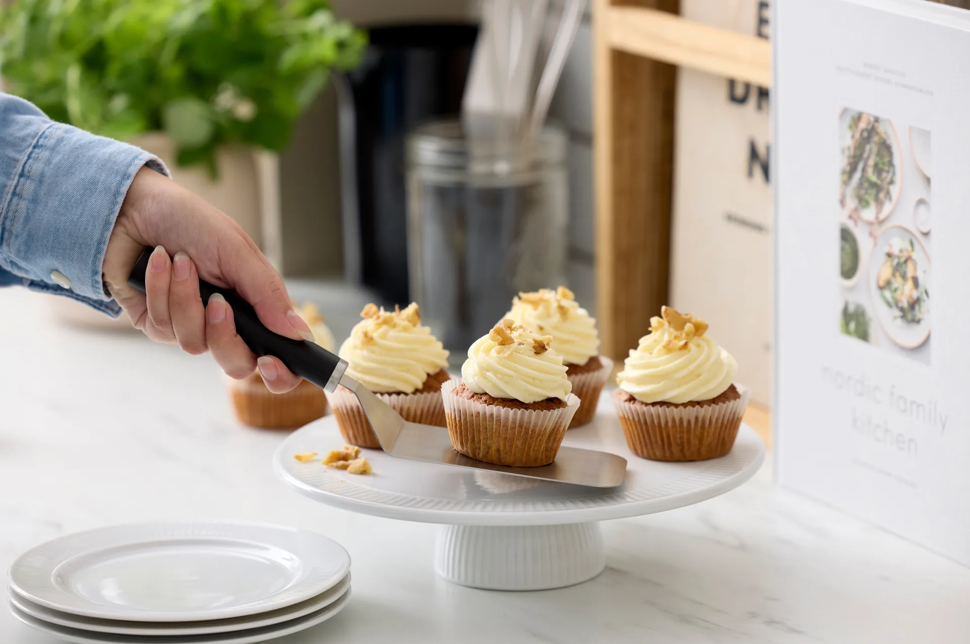 Emma palette knife wide steel 26 cm, Black Rosti