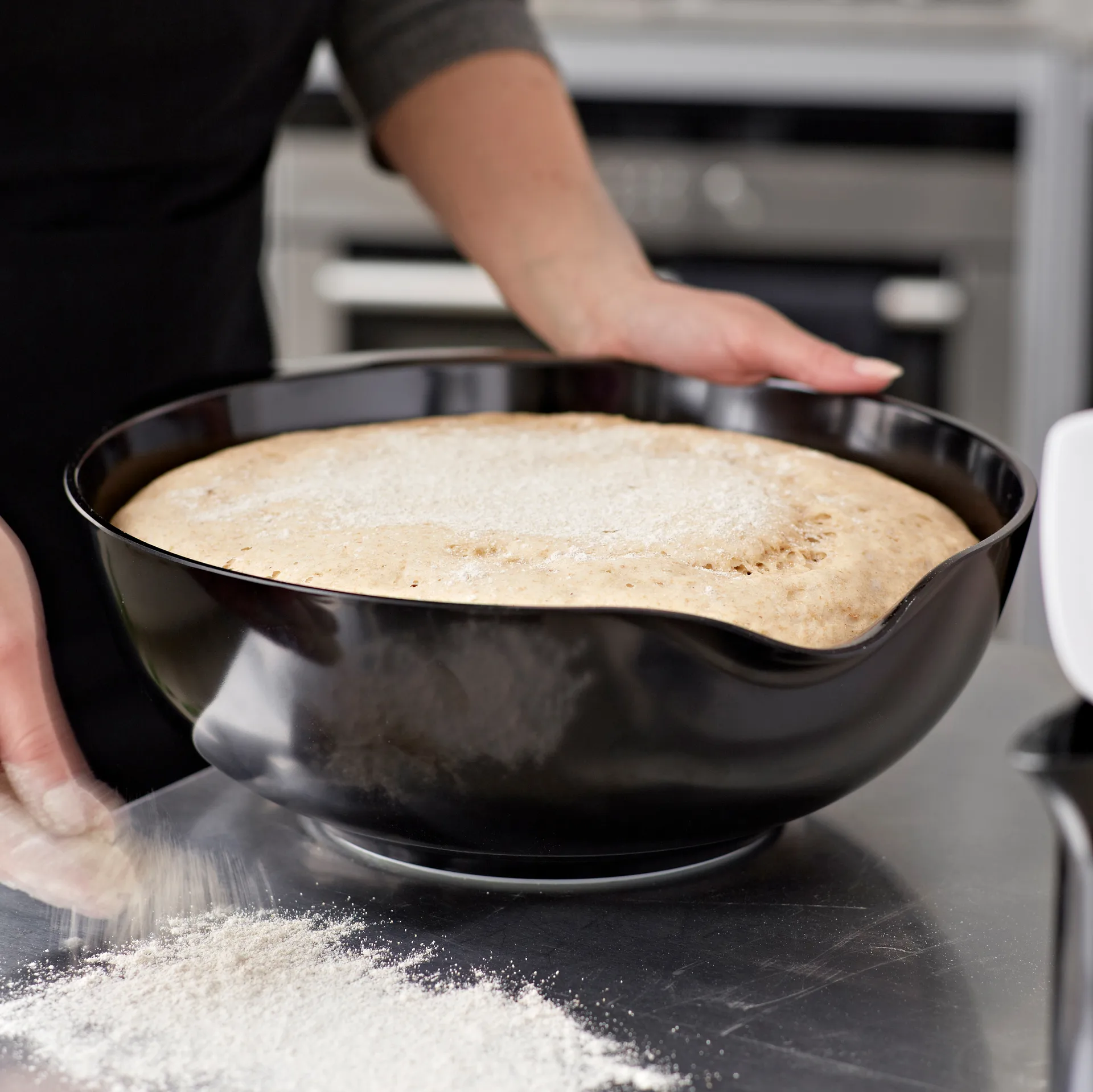 Margrethe dough bowl 6 L, black Rosti