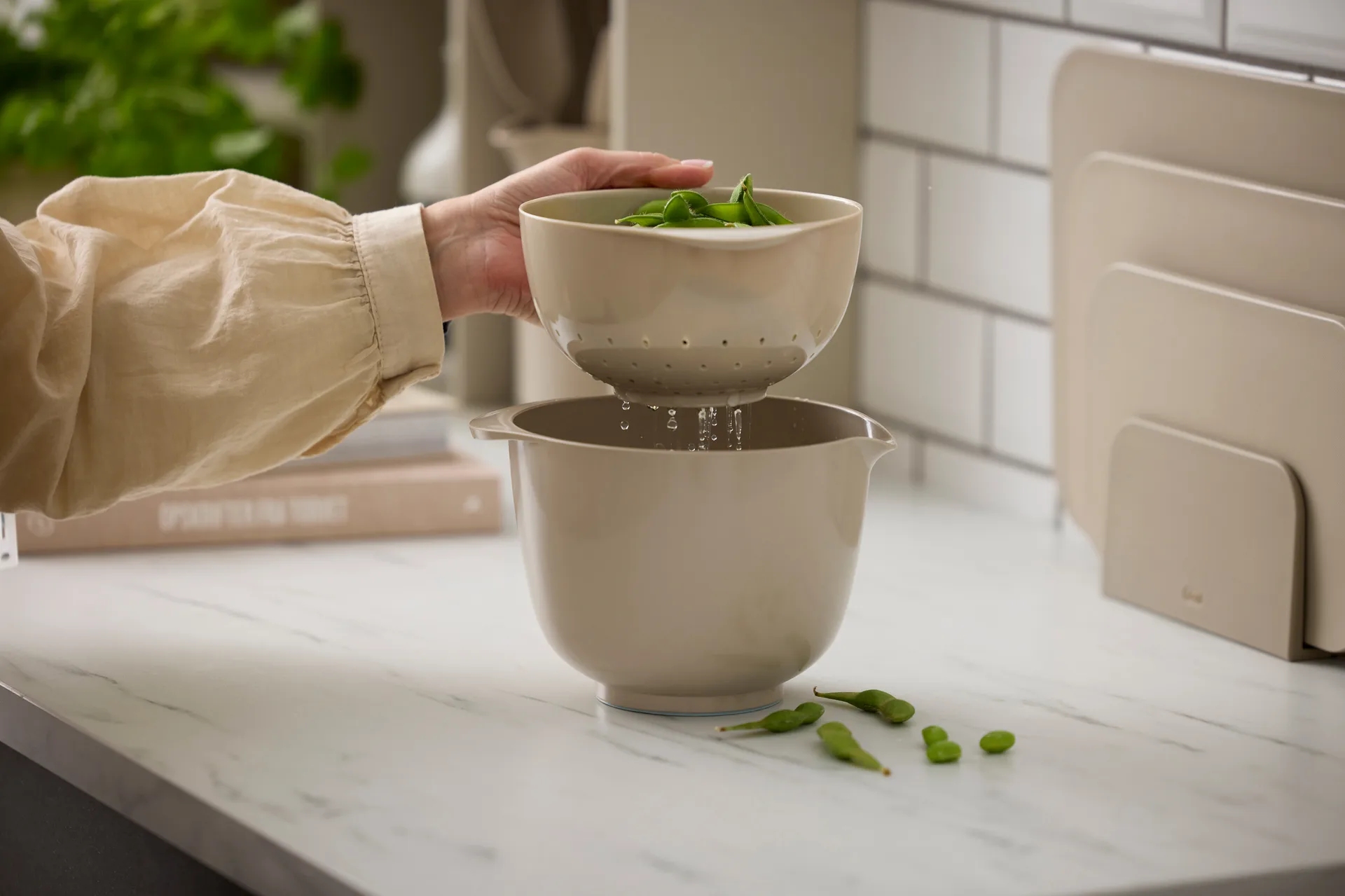 NEW Margrethe bowl with colander, Humus, 1.5 litres Rosti