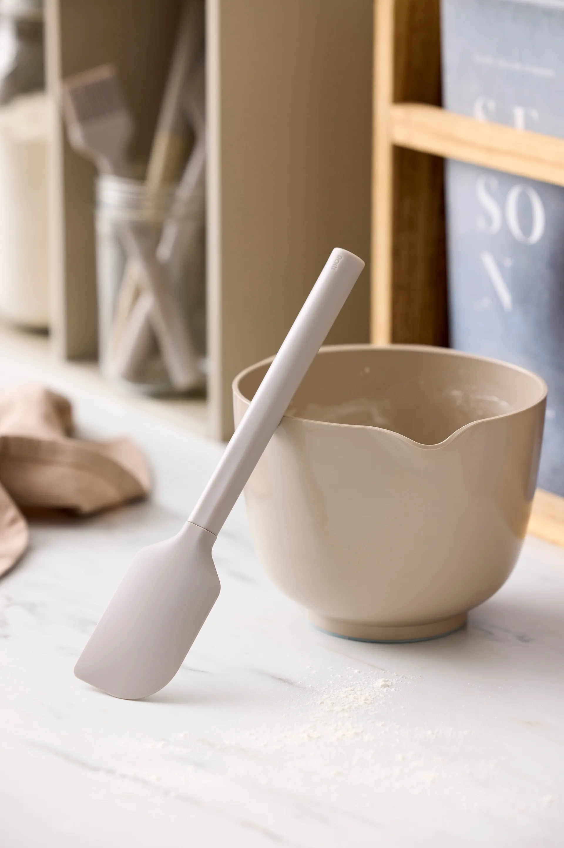 Rosti Emma spatula, Humus Rosti