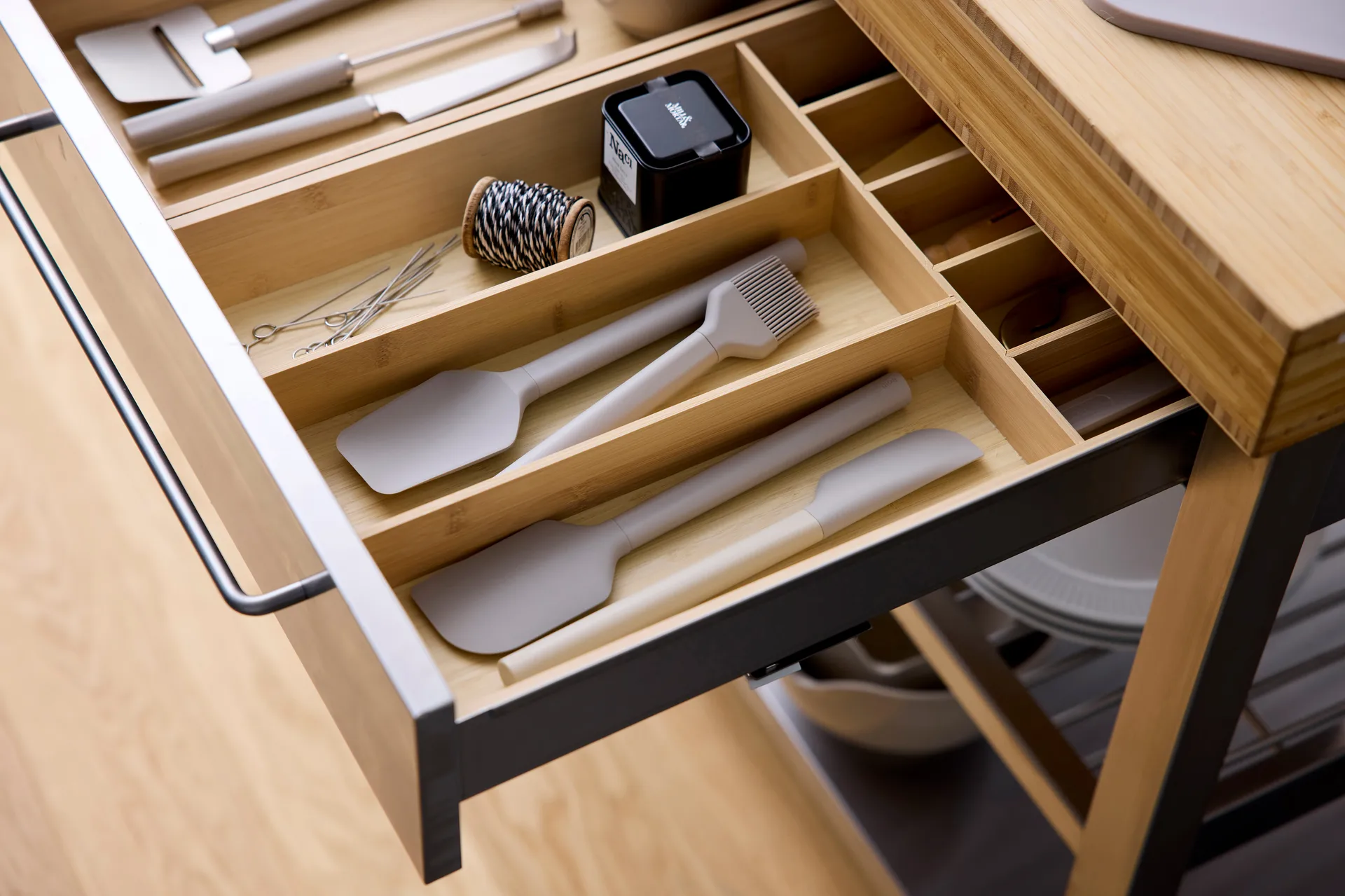 Rosti Emma spatula narrow, Humus Rosti