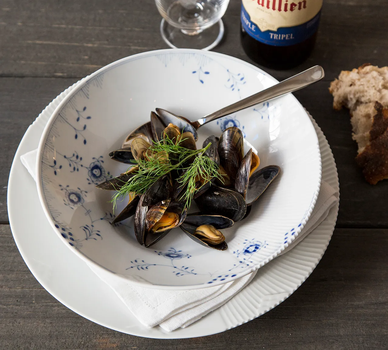 Blue Elements deep plate 1, Ø 25 cm Royal Copenhagen