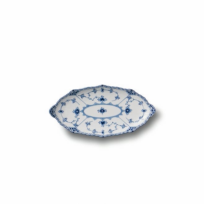 Blue Fluted Half Lace oval saucer - 24.5 cm - Royal Copenhagen