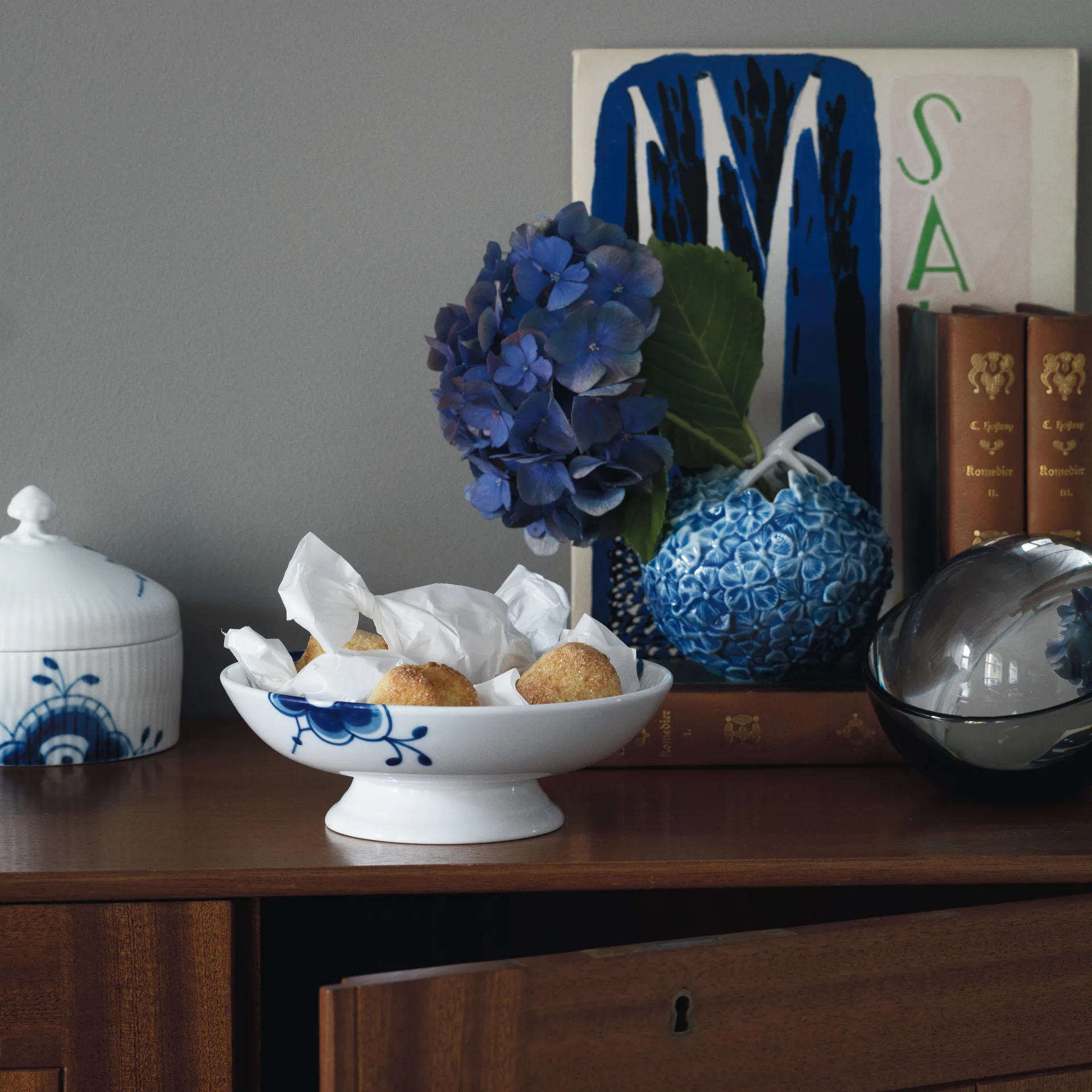 Blue Fluted Mega bowl on stand, 17 cm Royal Copenhagen