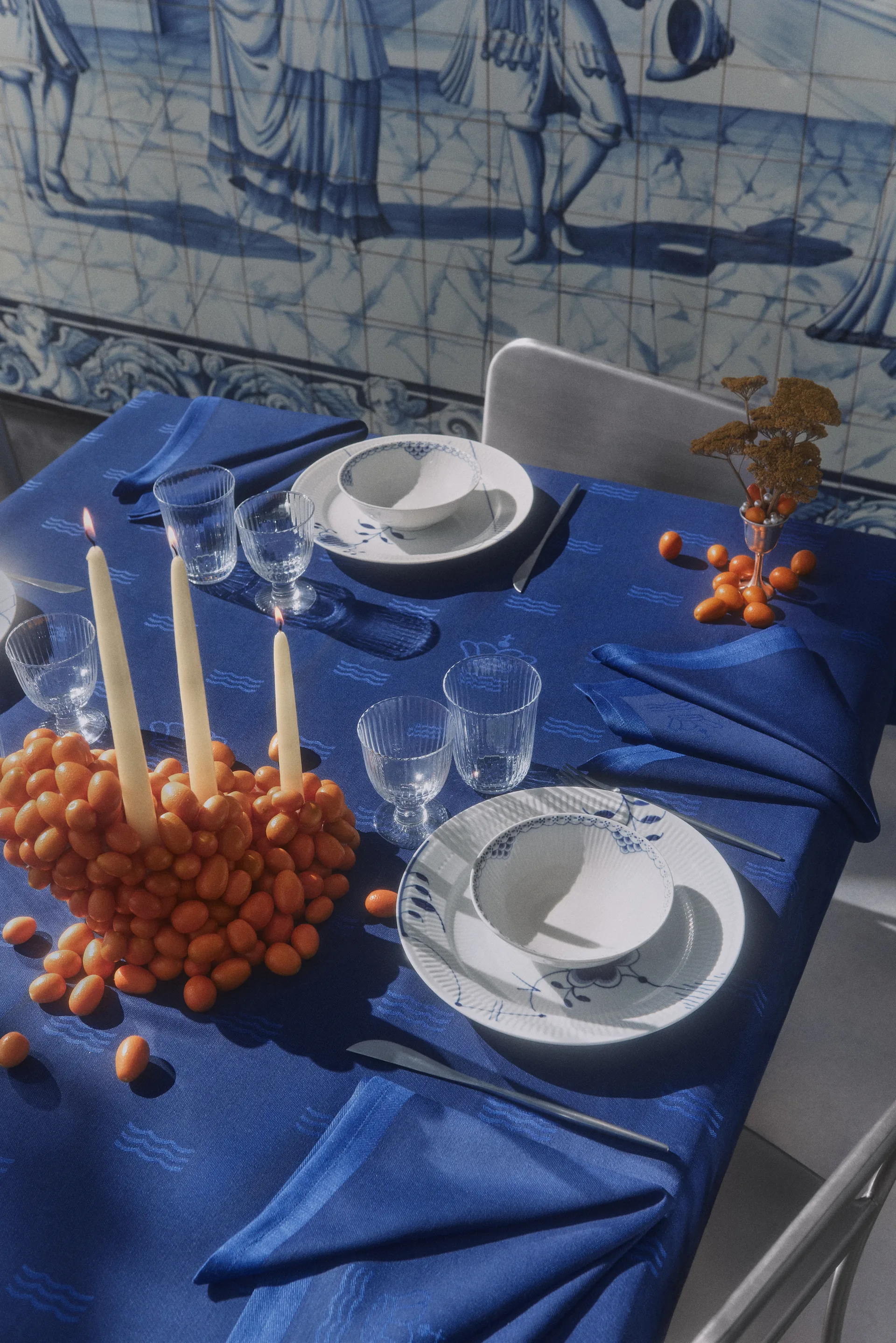 Blue Fluted Mega Limited Edition plate Ø27 cm, White-blue Royal Copenhagen