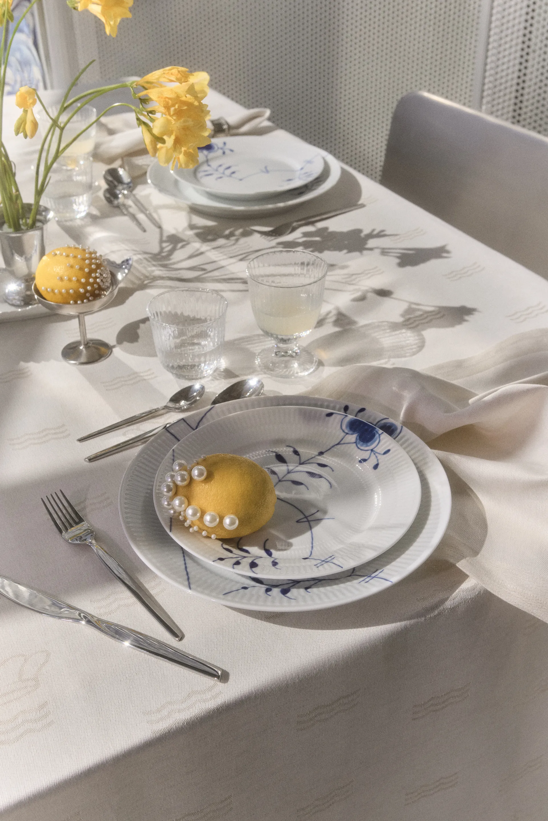 Blue Fluted Mega Limited Edition side plate Ø22 cm, White-blue Royal Copenhagen