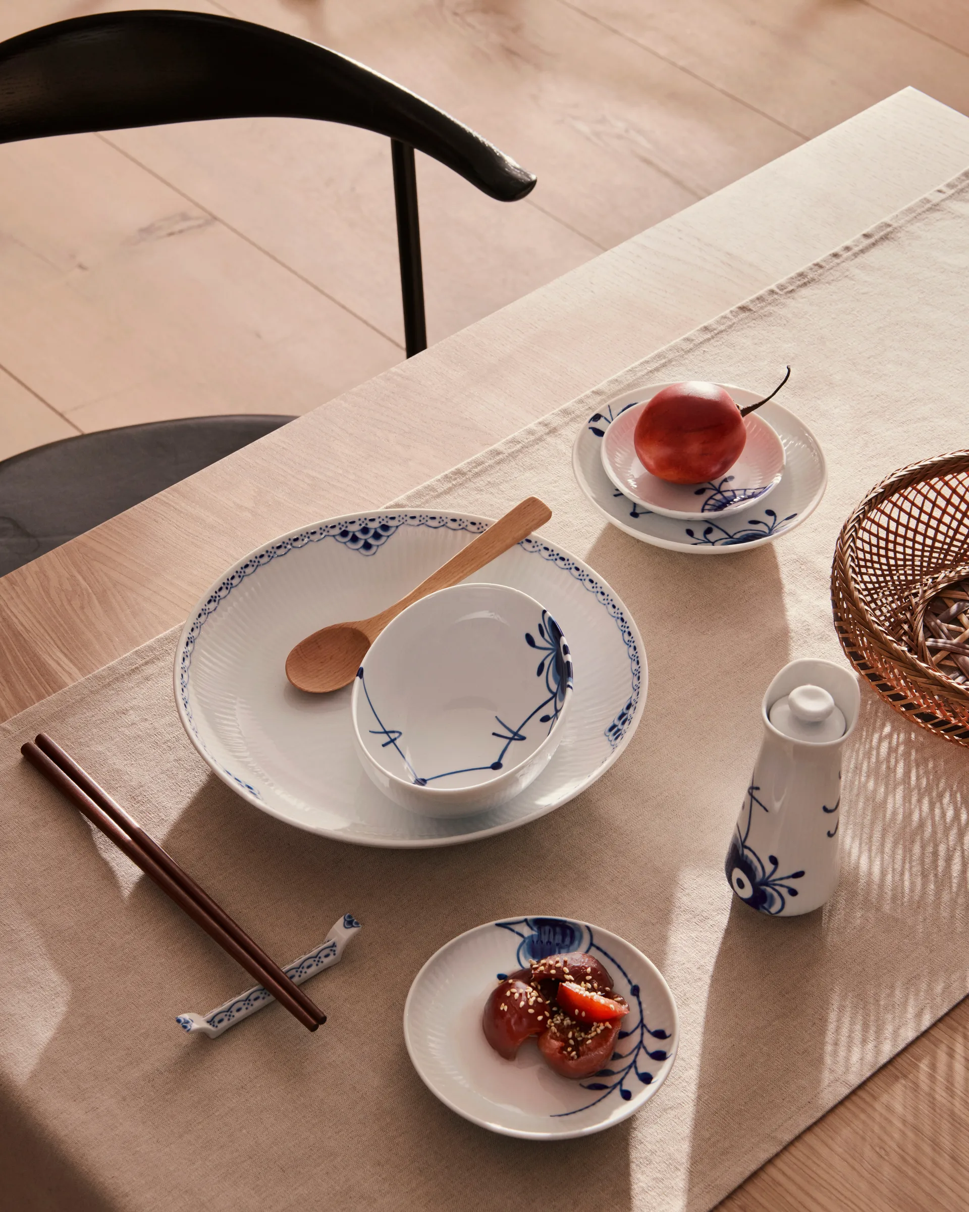 Blue Fluted Mega sauceboat with lid 0.33 L, White-blue Royal Copenhagen