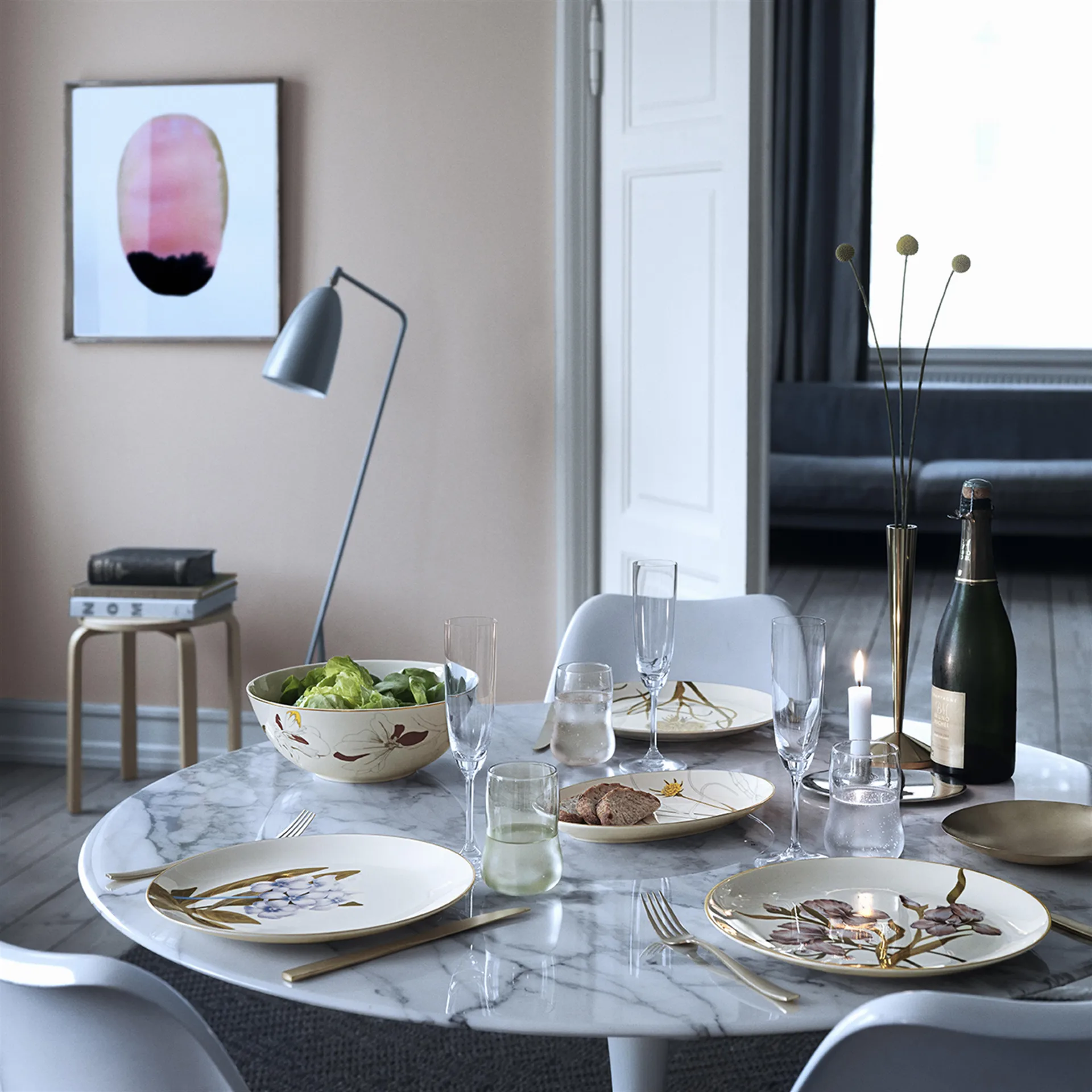 Flora plate Ø 27 cm, magnolia Royal Copenhagen