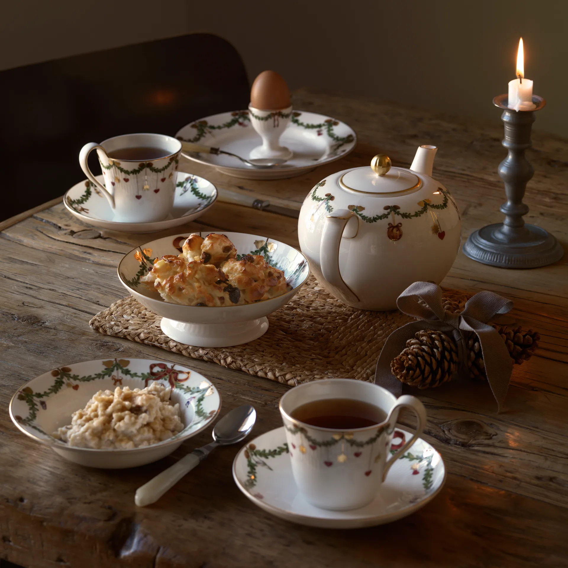 Star Fluted Christmas deep plate, Ø 24 cm Royal Copenhagen