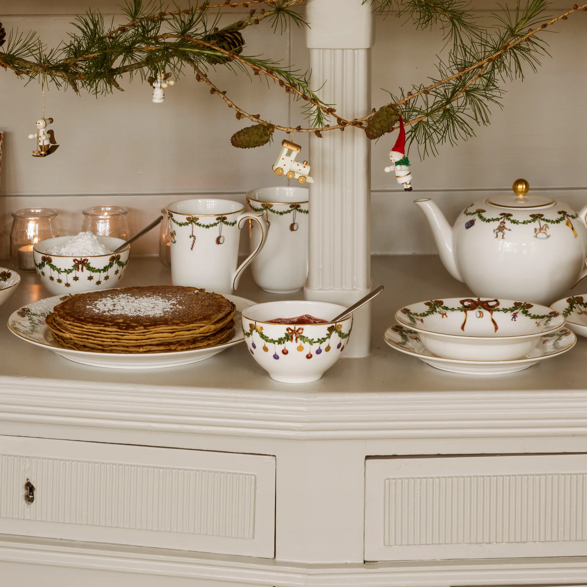 Star Fluted Christmas serving bowl, 30 cl Royal Copenhagen