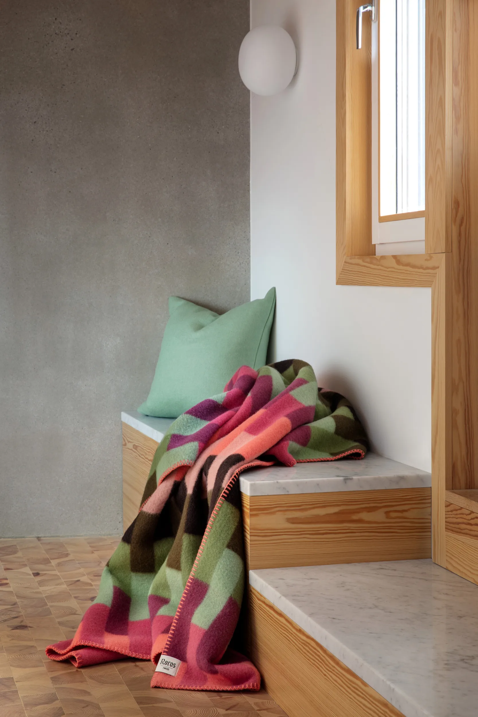 Åsmund bold blanket 135x200 cm, Pink-green Røros Tweed