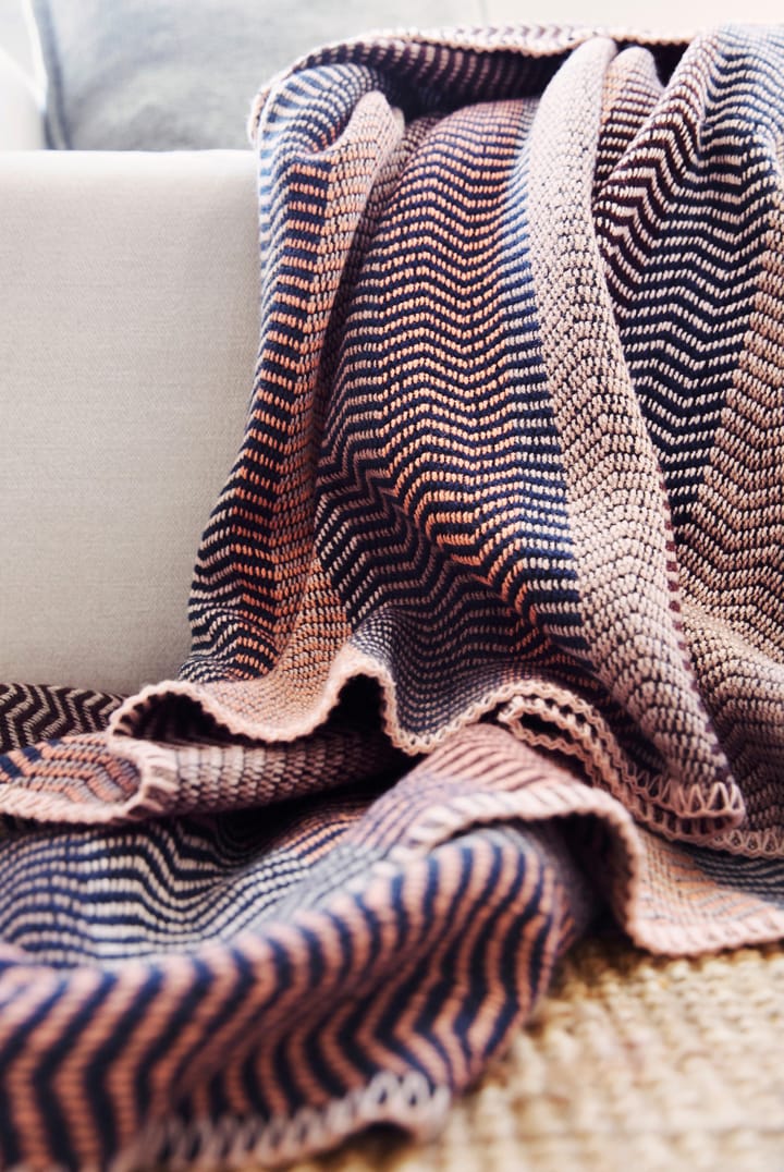Fri blanket 150x200 cm - By the fire - Røros Tweed