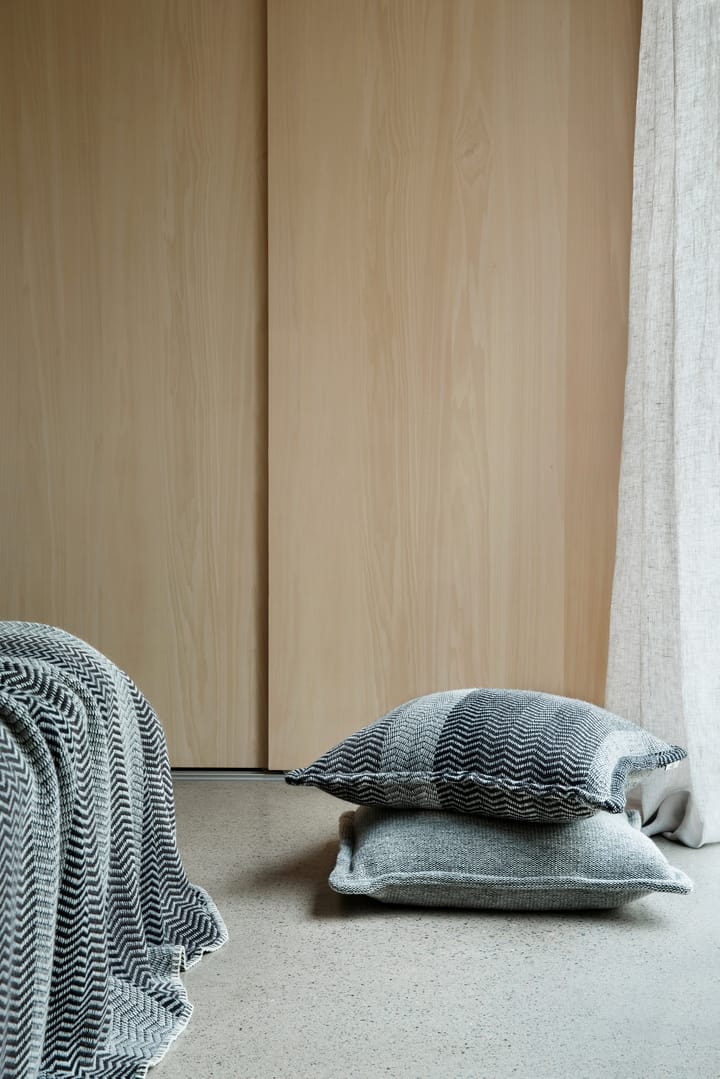 Fri cushion 60x60 cm - Gray day - Røros Tweed