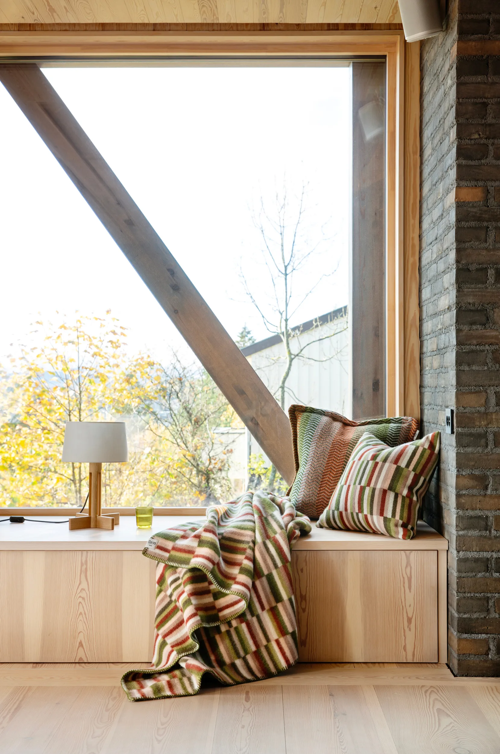 Ida blanket 135x200 cm, Olive burgundy Røros Tweed