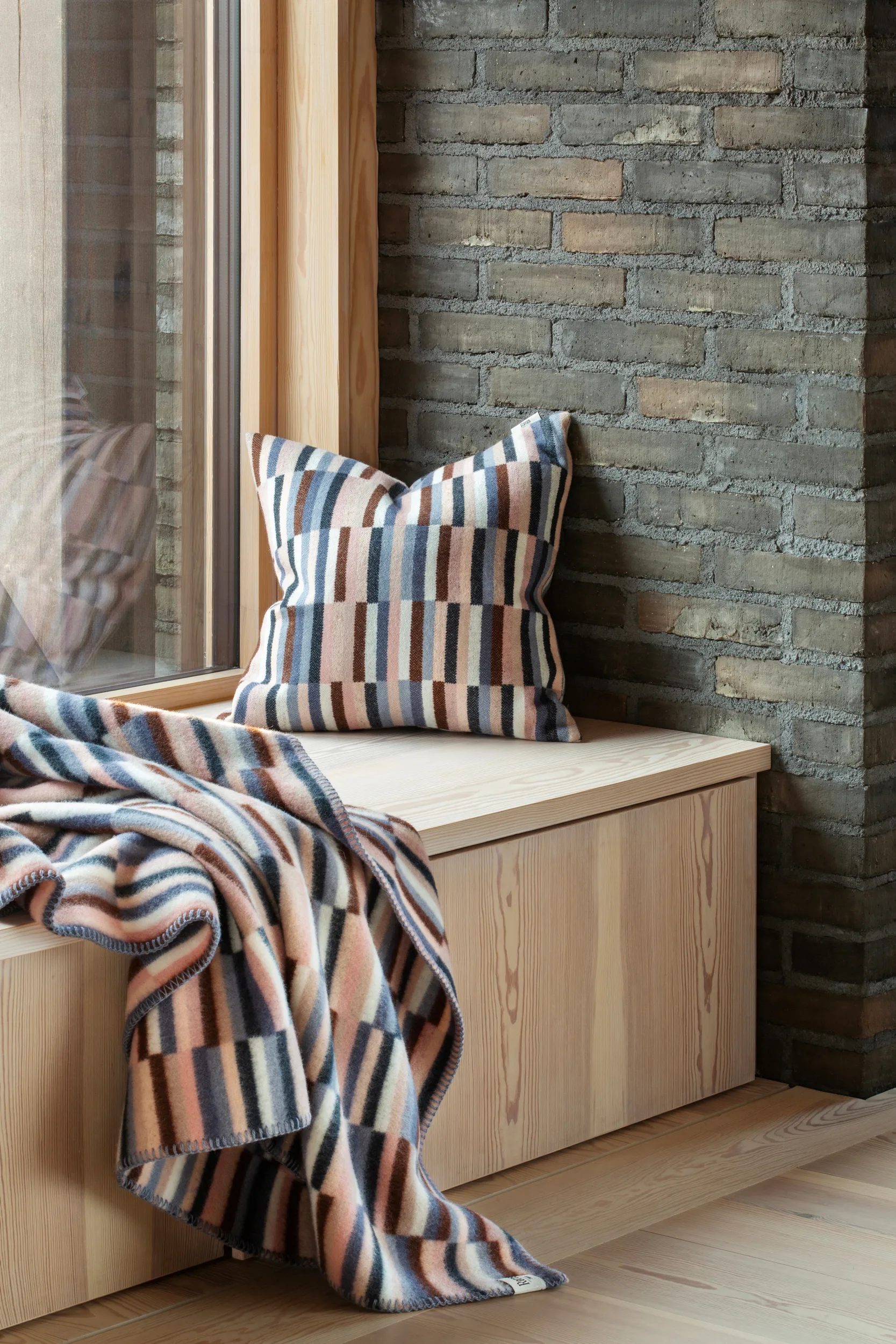 Ida cushion 50x50 cm, Rosa blue Røros Tweed