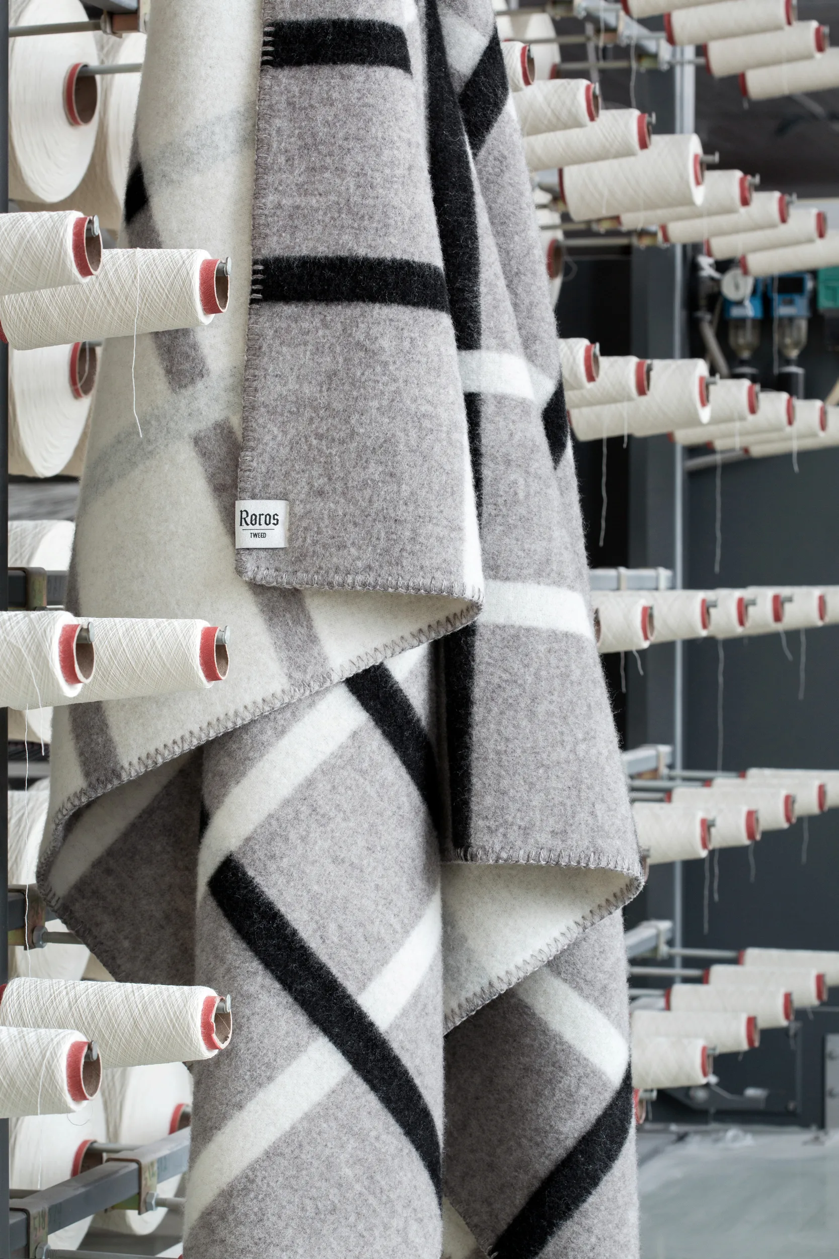 Knut blanket 135x200 cm, Dove grey Røros Tweed