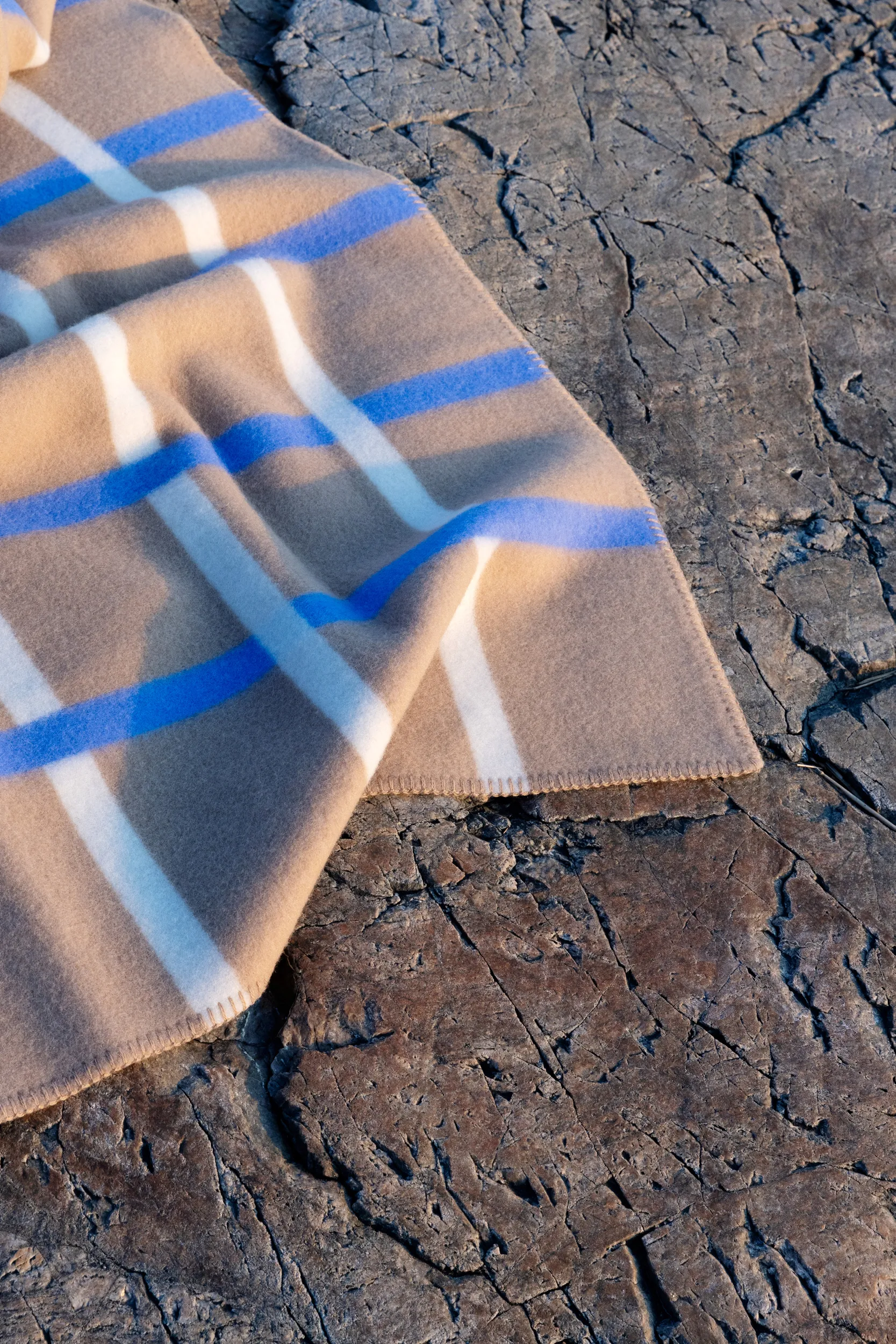 Knut blanket 135x200 cm, Taupe Røros Tweed