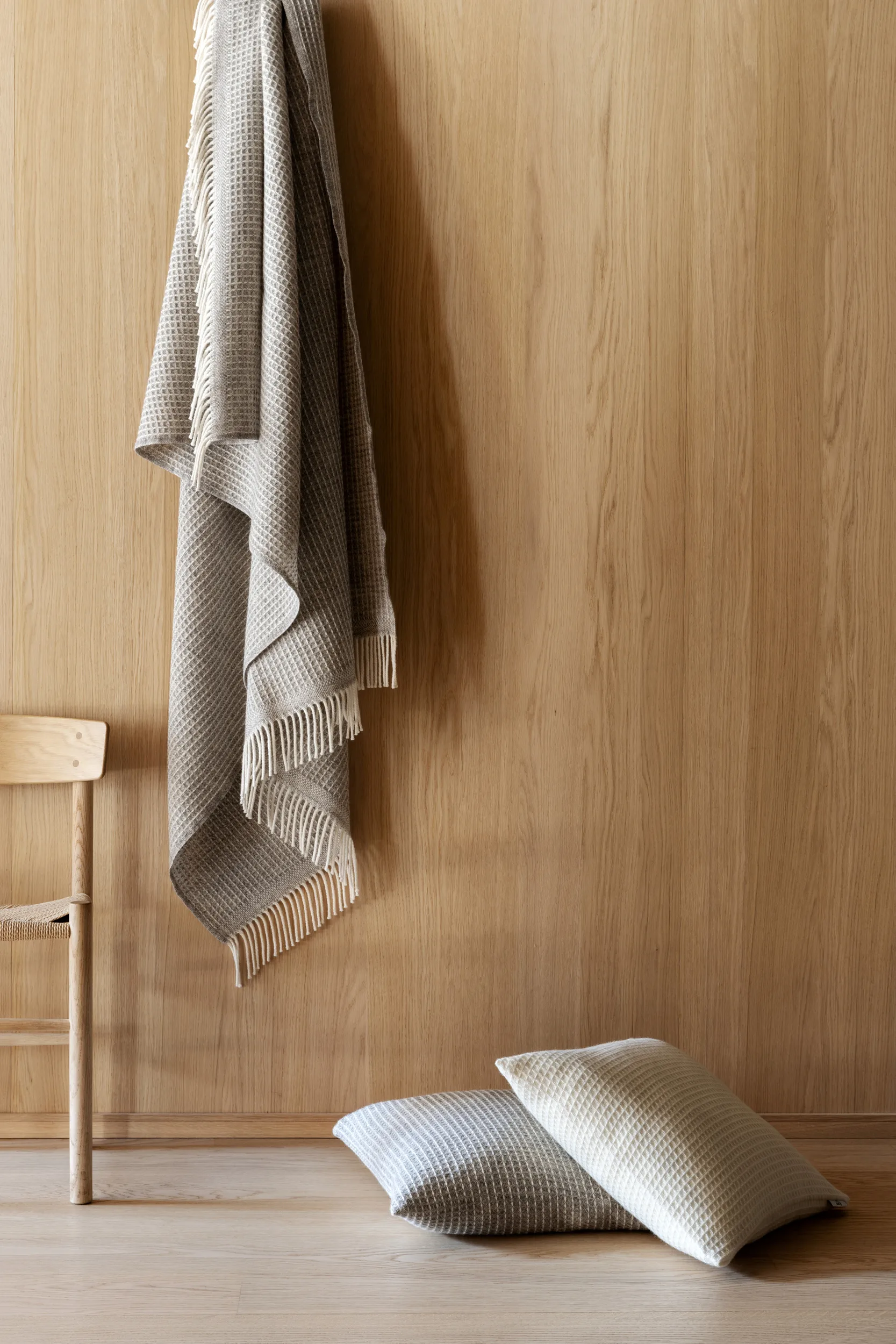 Vega throw 150x210 cm, Grey Røros Tweed