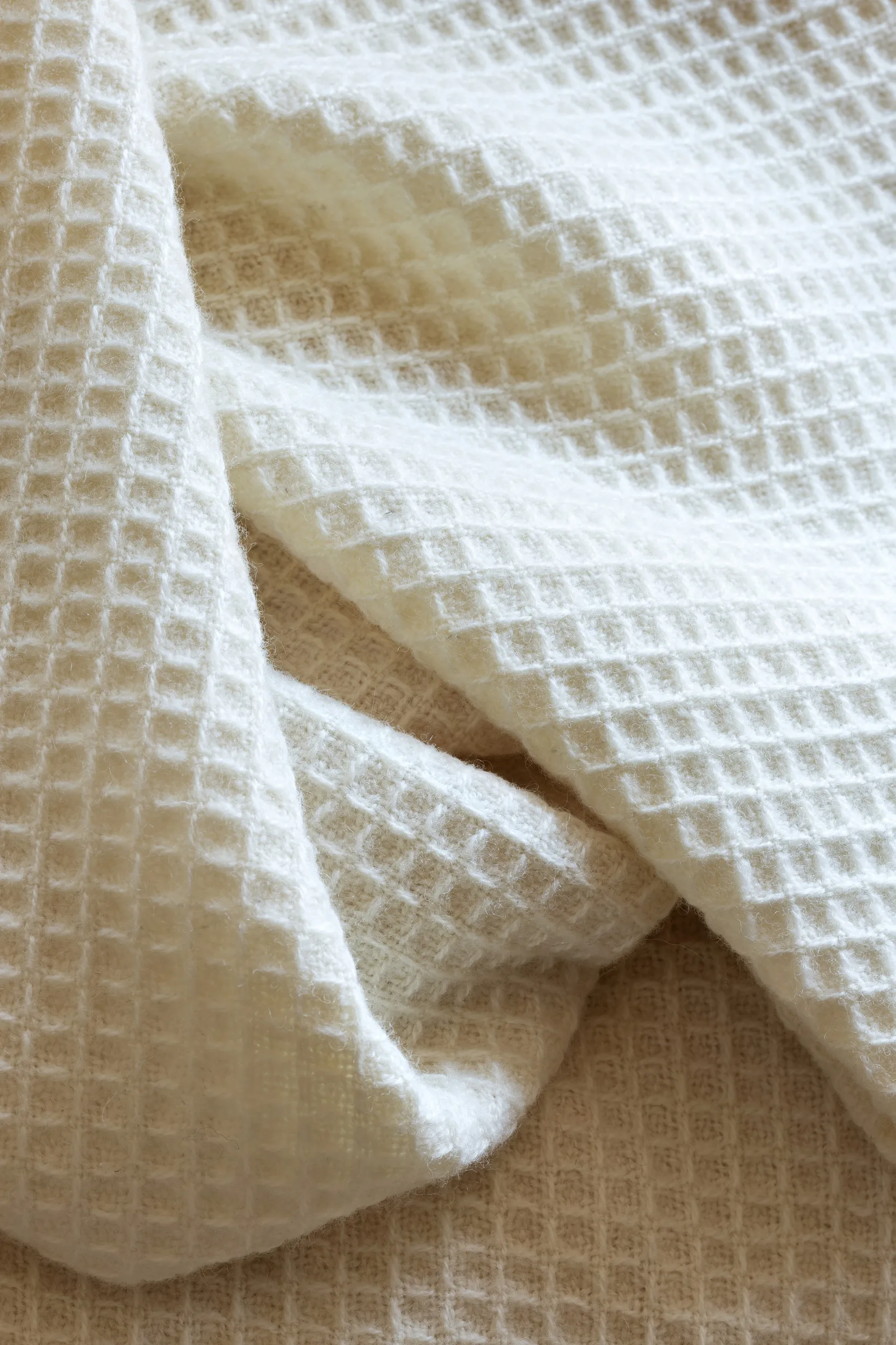 Vega throw 150x210 cm, Natural Røros Tweed