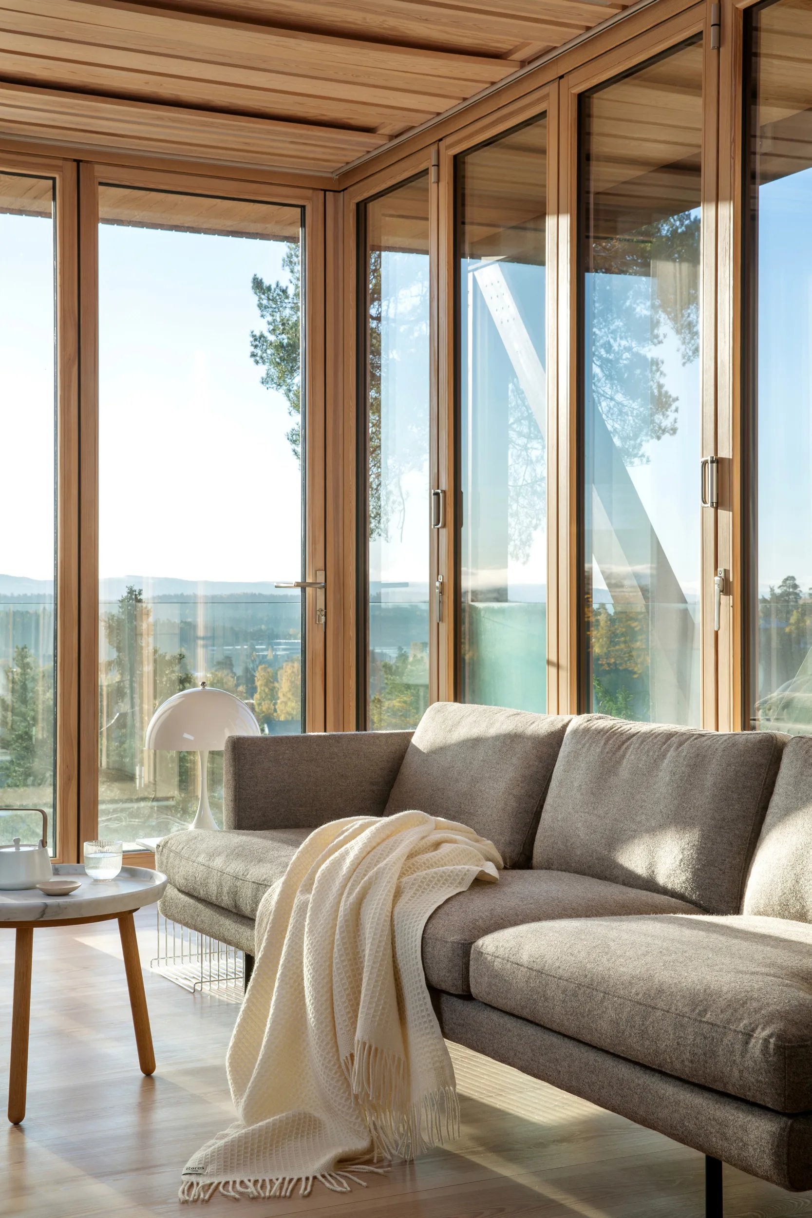 Vega throw 150x210 cm, Natural Røros Tweed