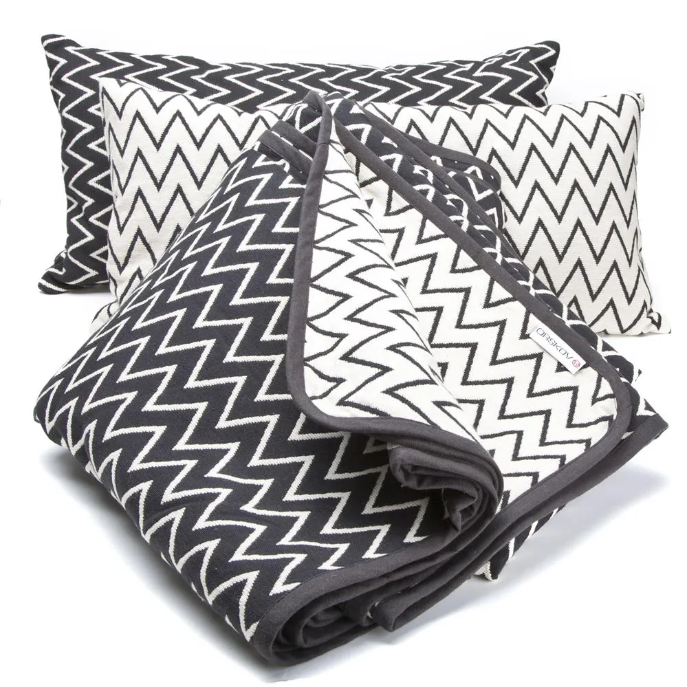 Zigzag bedspread black, 260x260 cm Ørskov