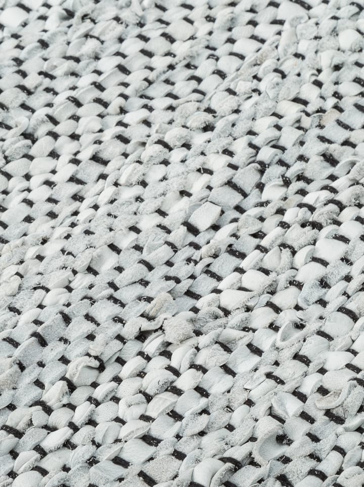 Leather rug  140x200 cm - light grey (light grey) - Rug Solid