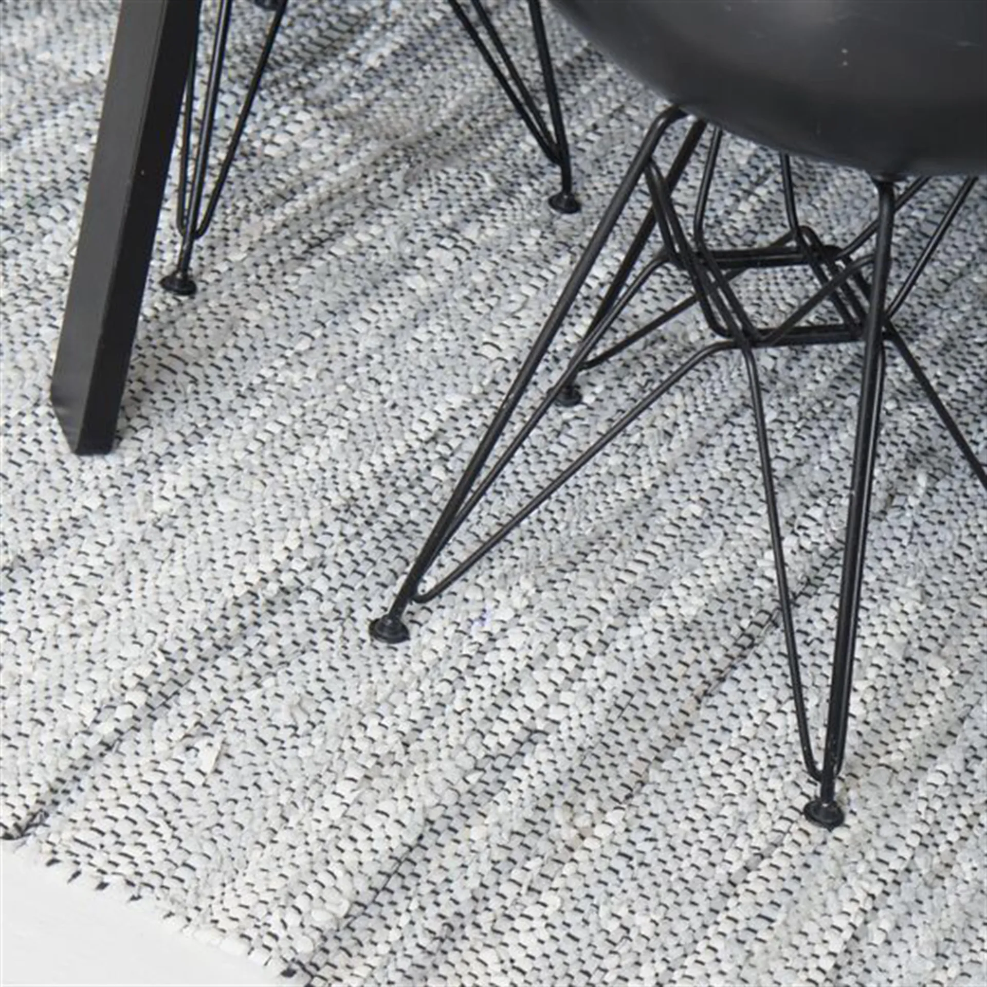 Leather rug 140x200 cm, Light grey (light grey) Rug Solid