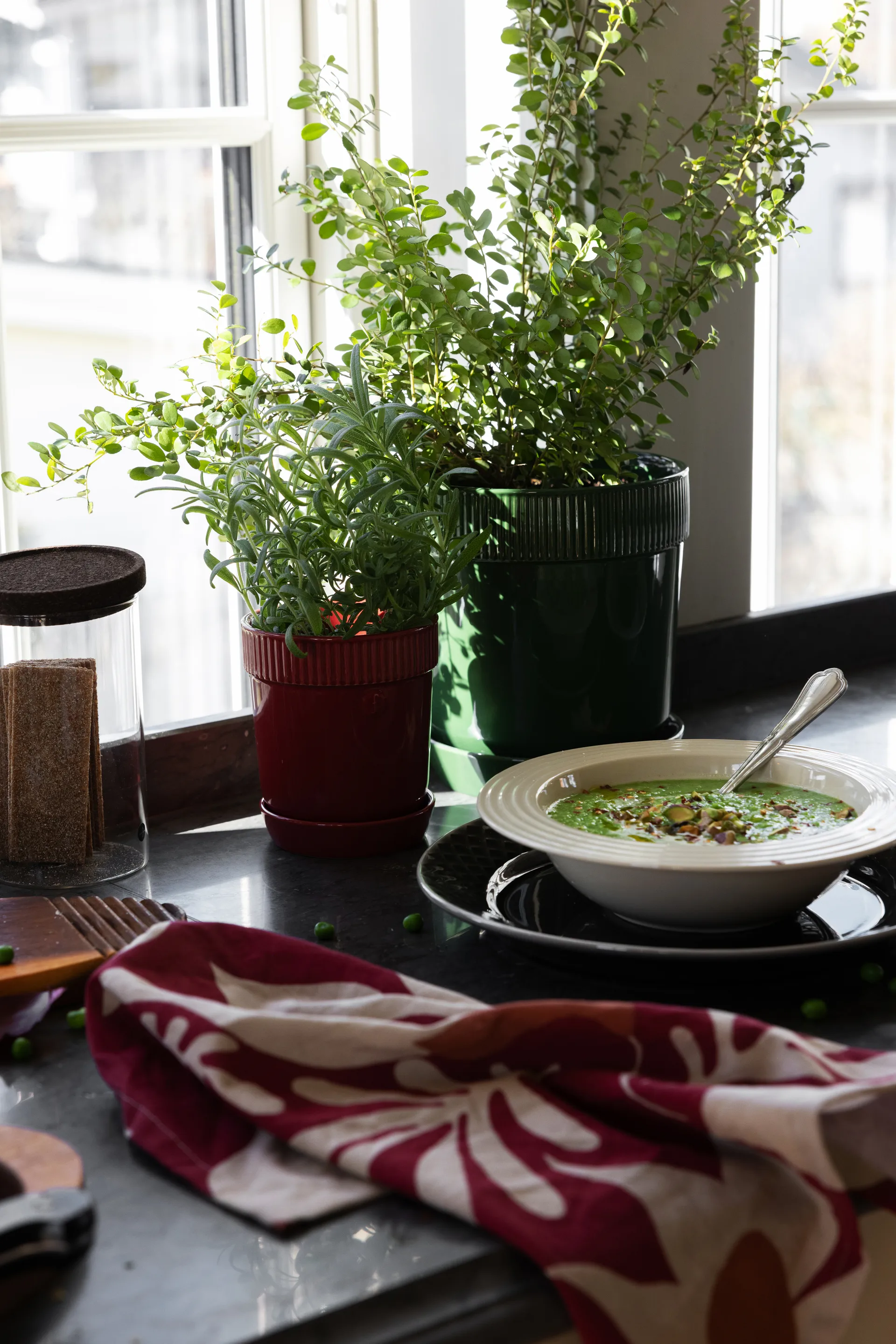 Coffee & More deep plate Ø22 cm, Beige Sagaform