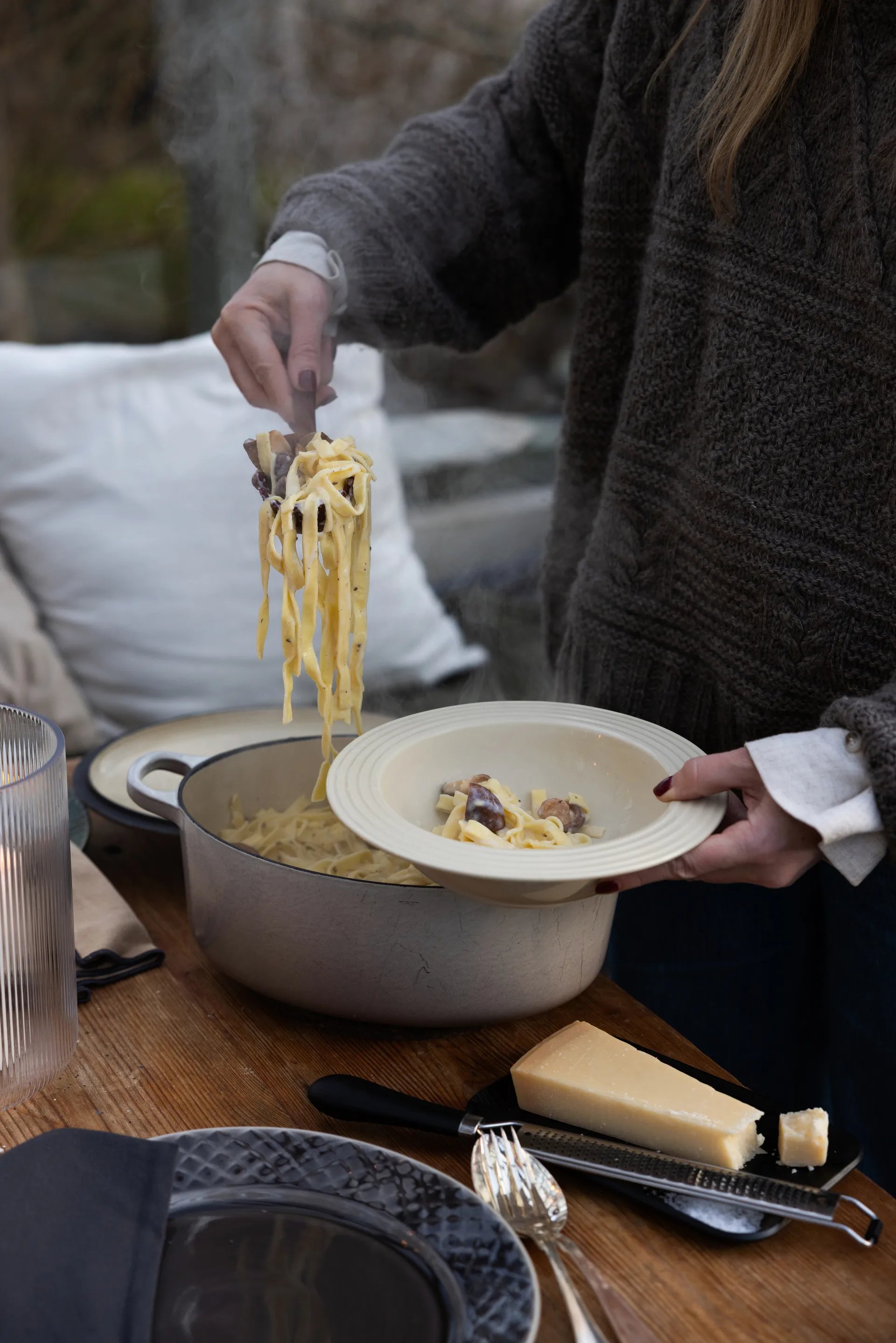 Coffee & More deep plate Ø22 cm, Beige Sagaform