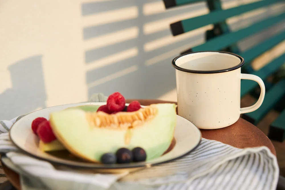 Doris enamel plate Ø20 cm from Sagaform - NordicNest.com