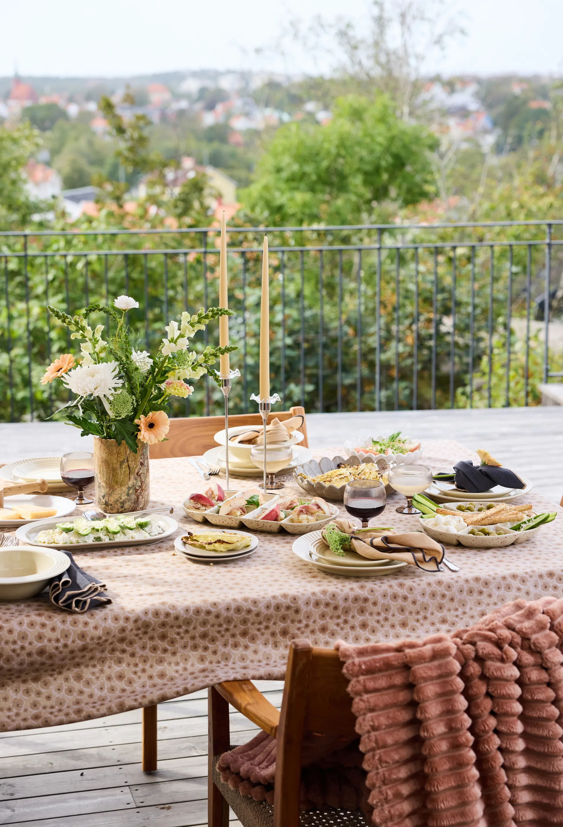 Edith tablecloth 150x280 cm, Mixad beige Sagaform