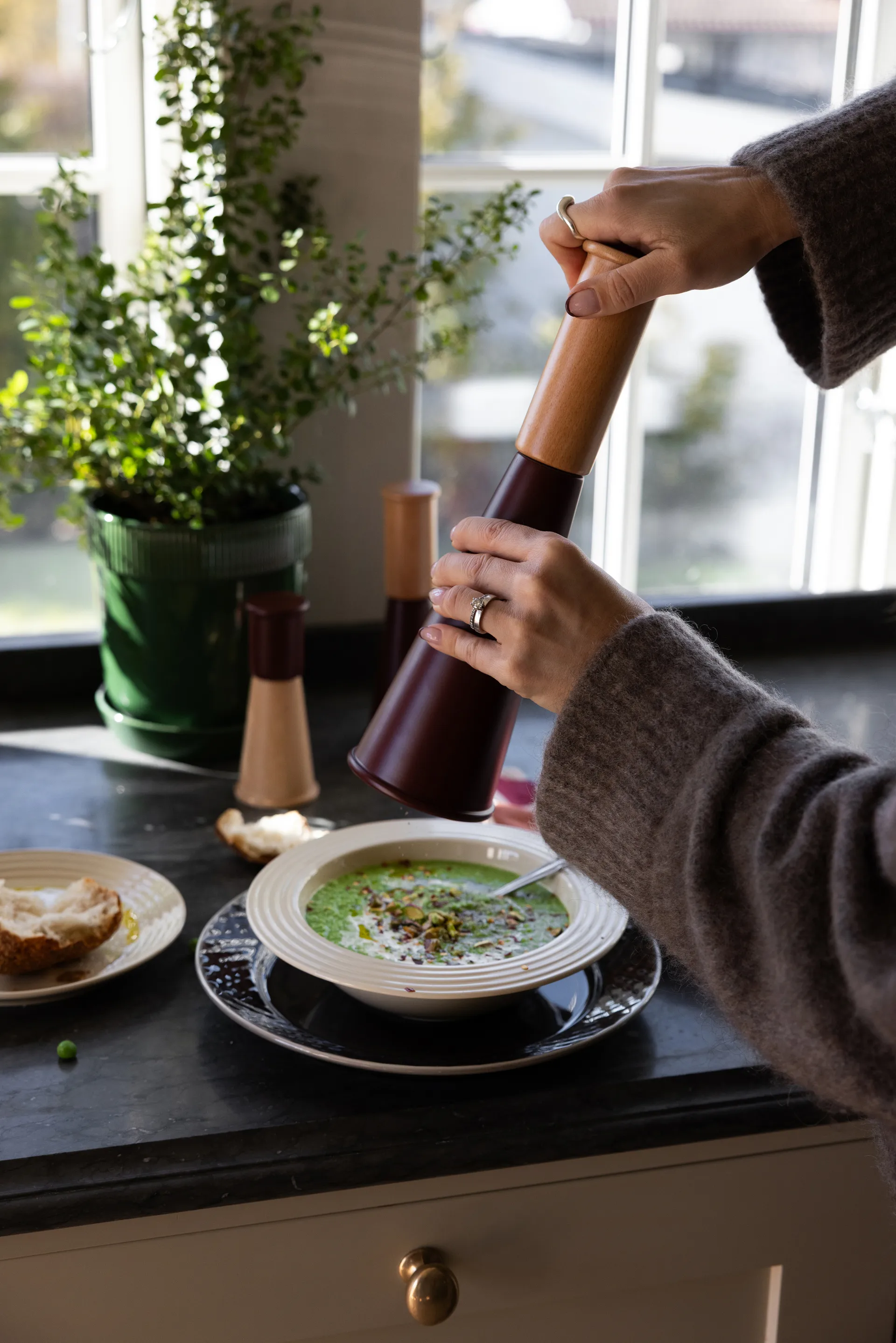 Gherkin salt and pepper grinder large 32 cm, Red-brown Sagaform