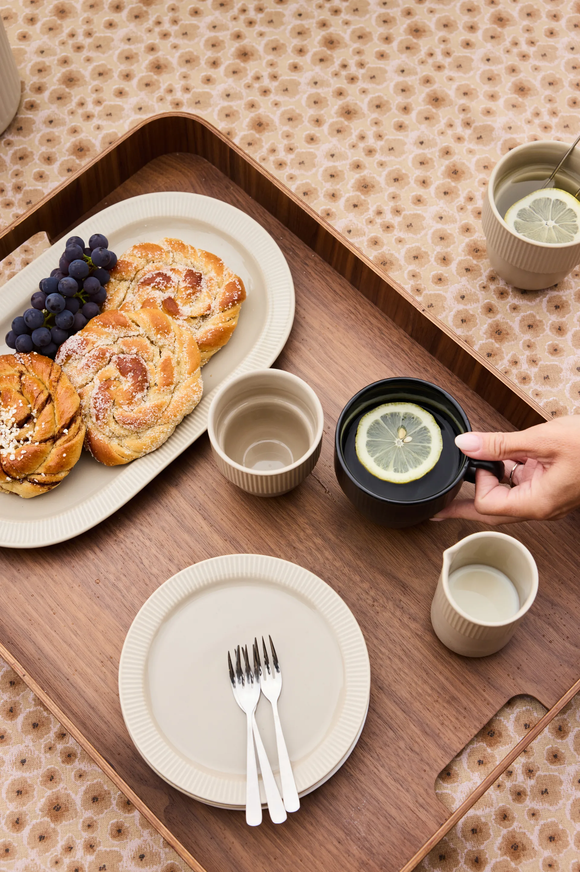 Inka serving platter, Beige-warm grey Sagaform