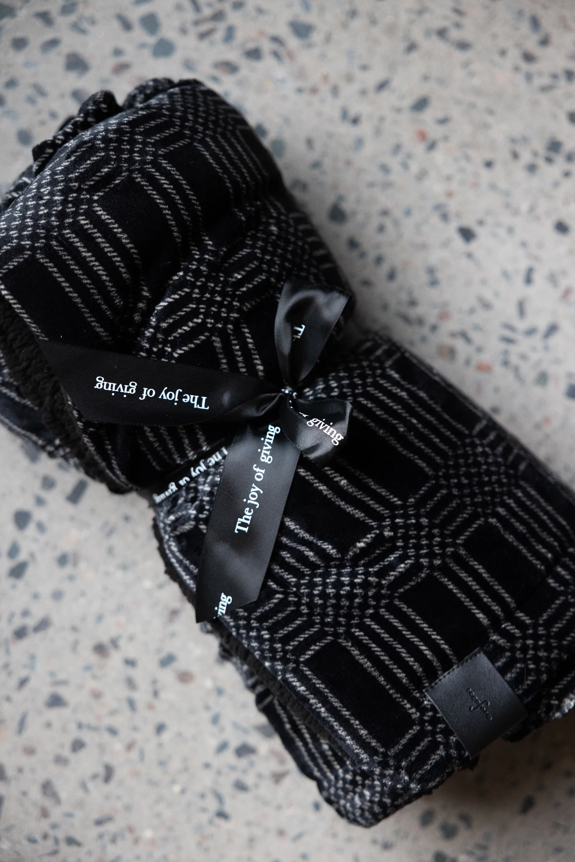 Square fleece blanket 130x170 cm, Black Sagaform