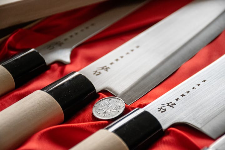 Knife set in balsa box 22x38 cm, 4 pieces Satake