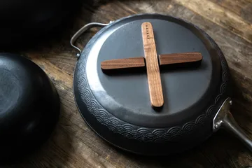 Satake magnetic trivet - Walnut - Satake