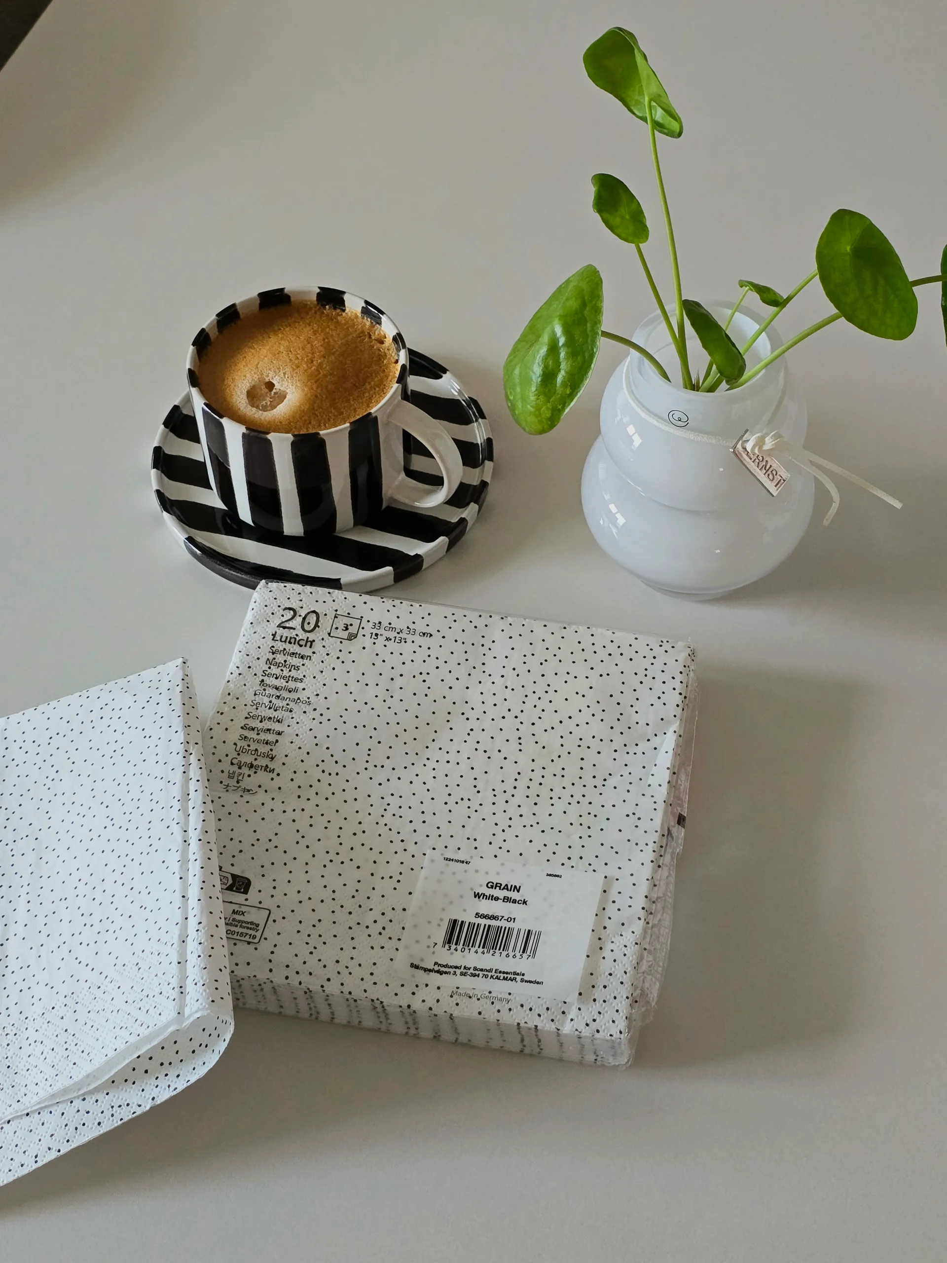 Solstickan napkins 33x33 cm 20 pack, white-black Scandi Essentials